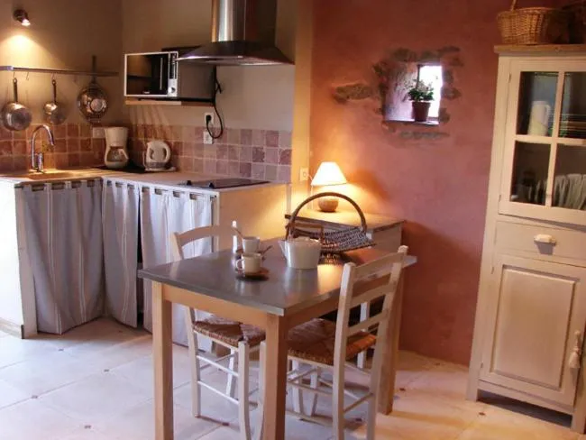 Kitchen or kitchenette in Kêr Neizh Breizh - Gîtes de Charme - Le Petit Châtelier