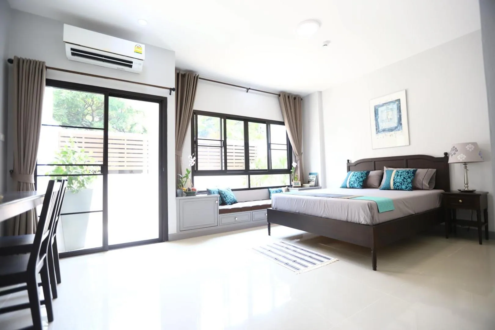 Bed in Triple Trees Residence former Double Tree Residence