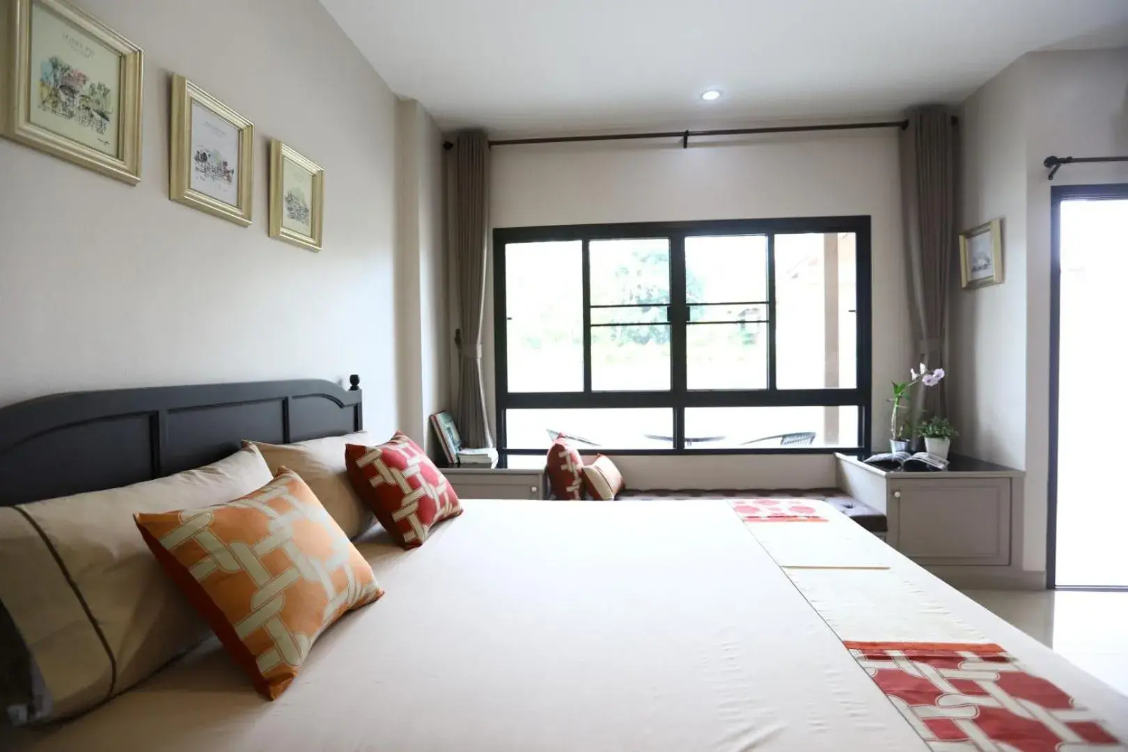 Standard Queen Room in Double Tree Residence Standard Queen Room in Double Tree Residence