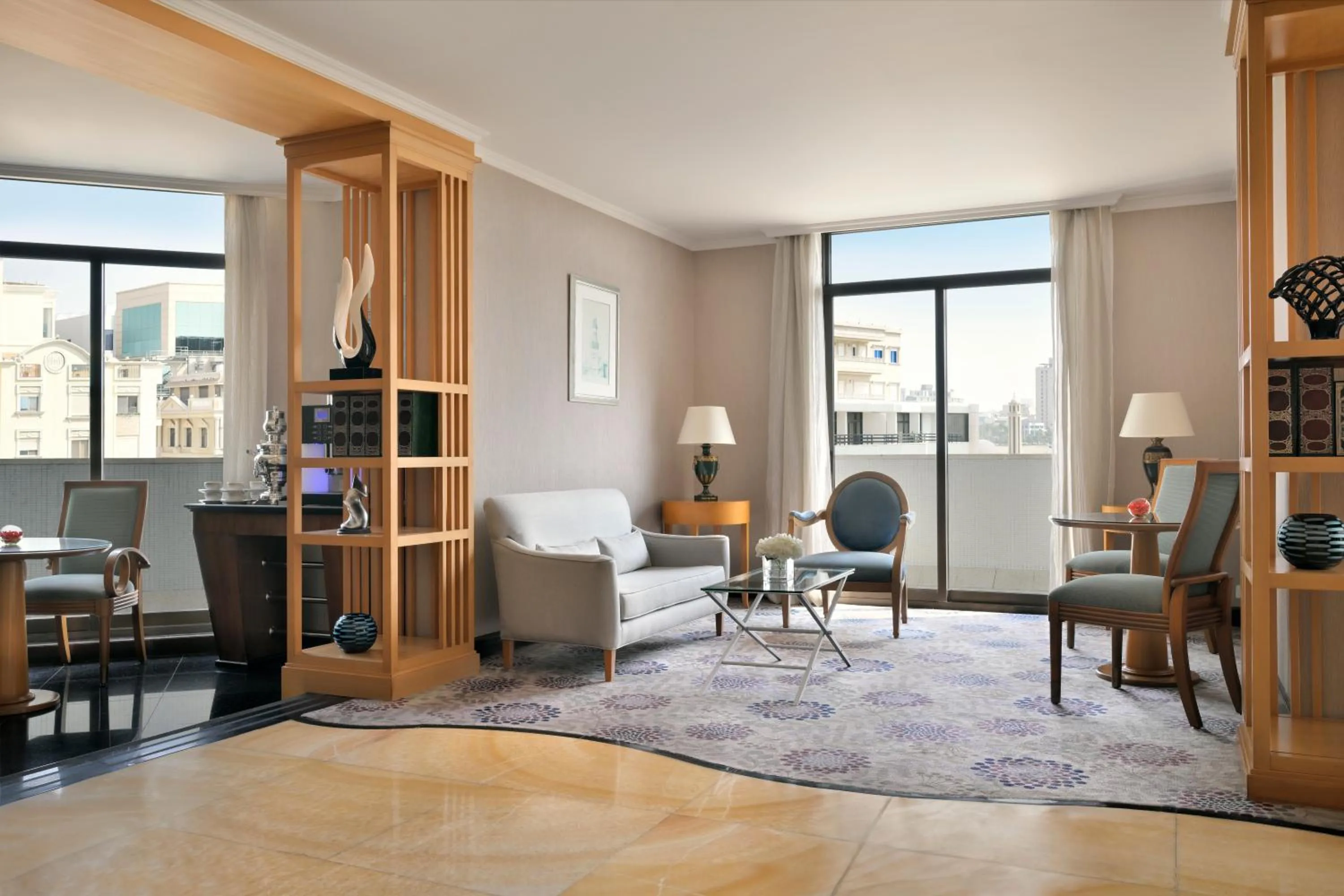 Lounge or bar in InterContinental Jeddah by IHG