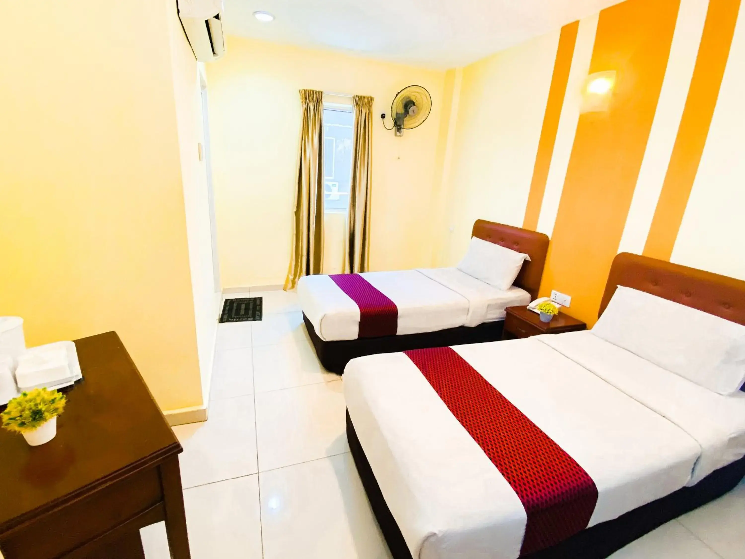 Superior Twin Room with City View in Sun Inns Hotel Bandar Puchong Utama Superior Twin Room with City View in Sun Inns Hotel Bandar Puchong Utama