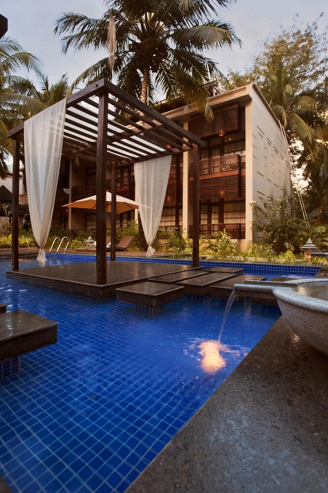 Swimming pool in Sea Shell Samssara