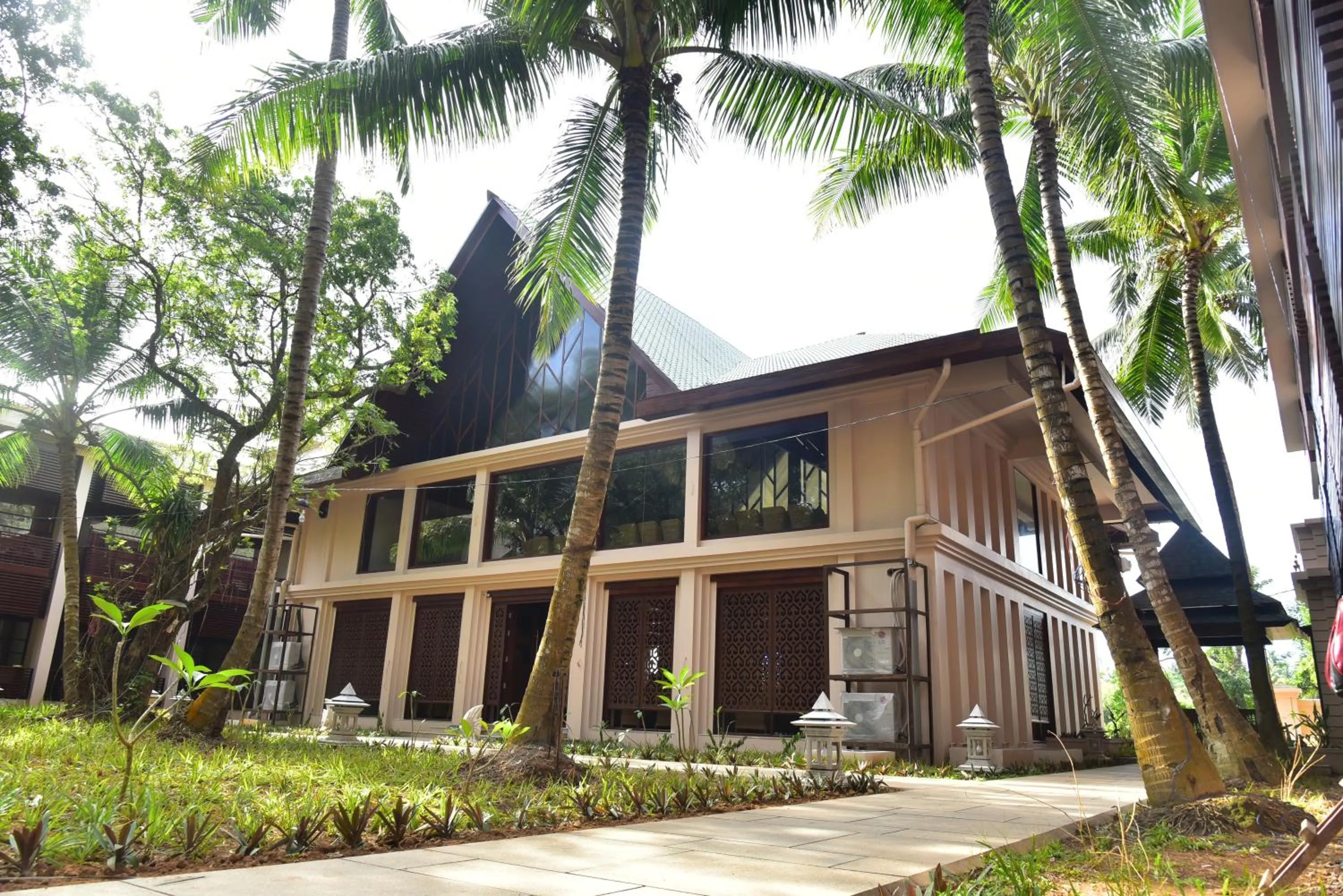 Restaurant/places to eat in Sea Shell Samssara