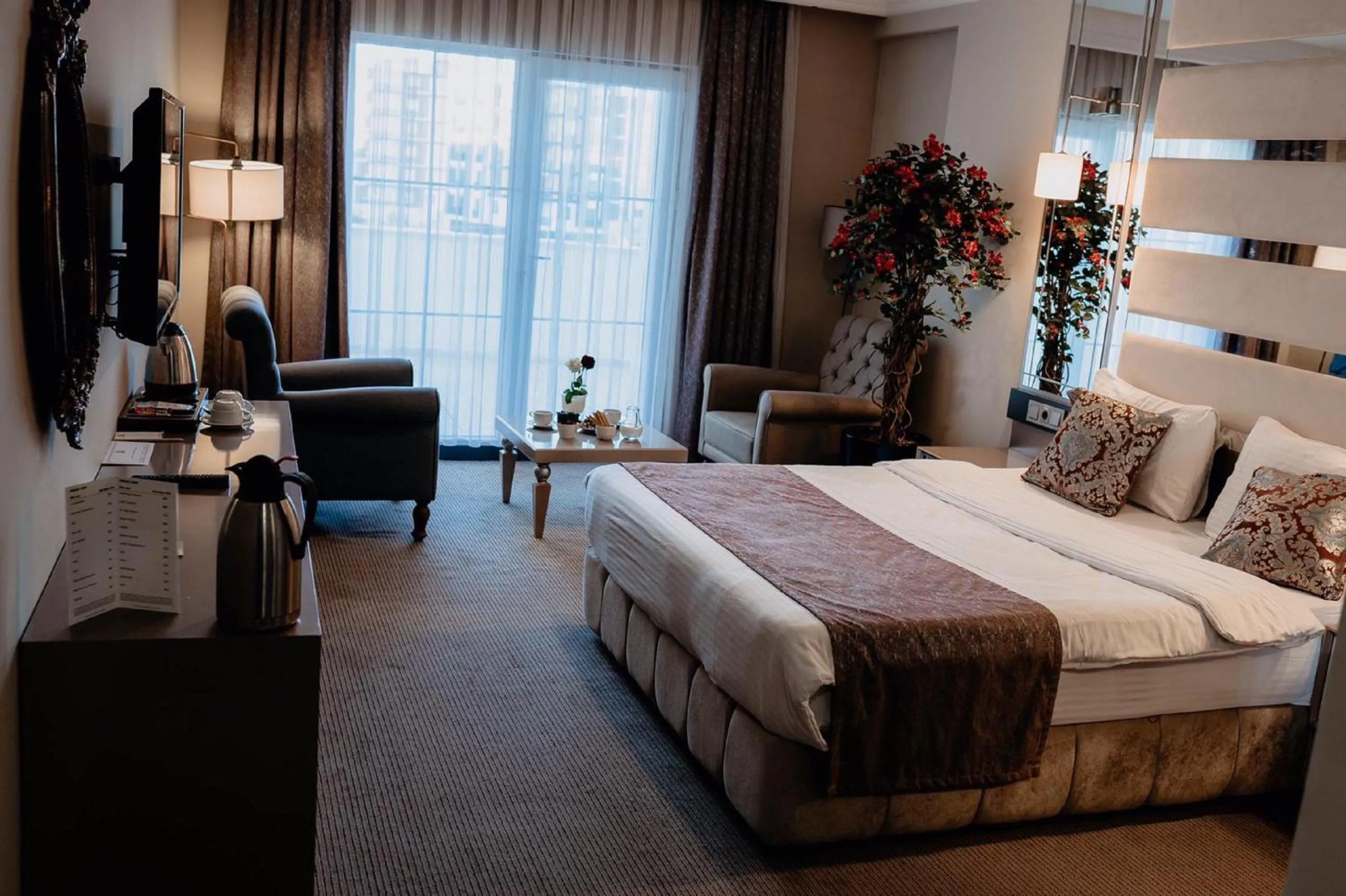 Photo of the whole room, Bed in Reform Hotel