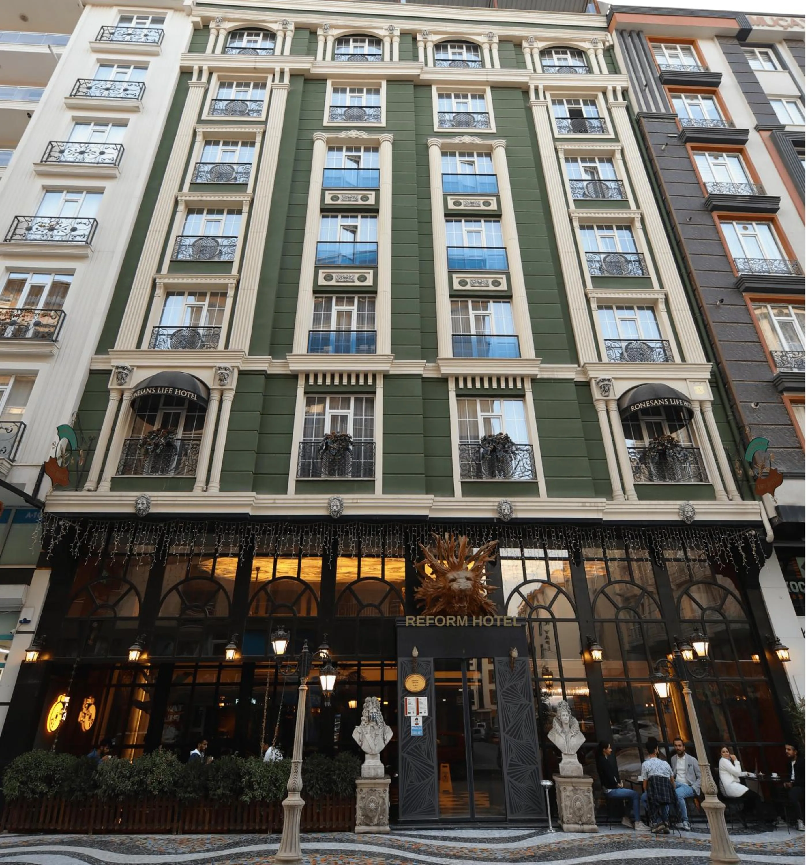 Property building in Reform Hotel