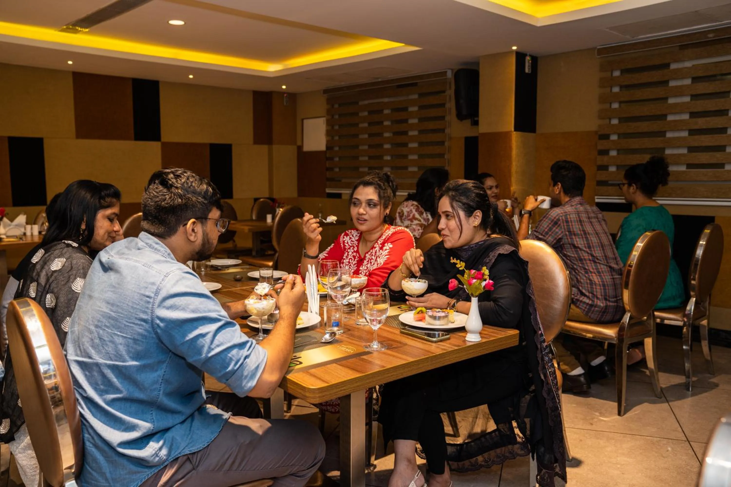 Restaurant/places to eat in Ambara Suites