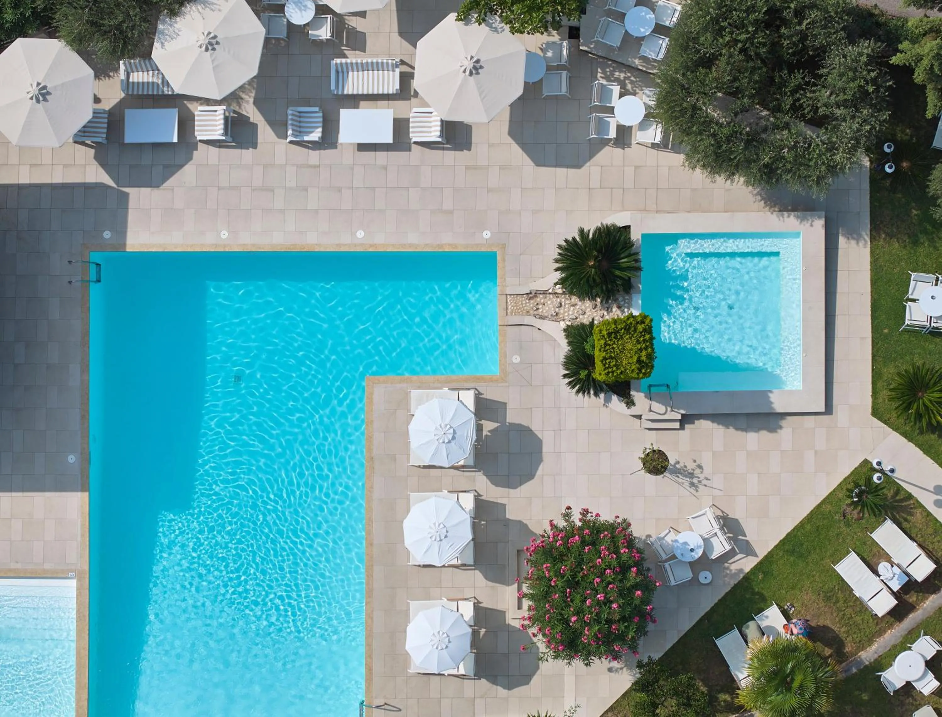 Hot Tub in Glavas Inn Hotel