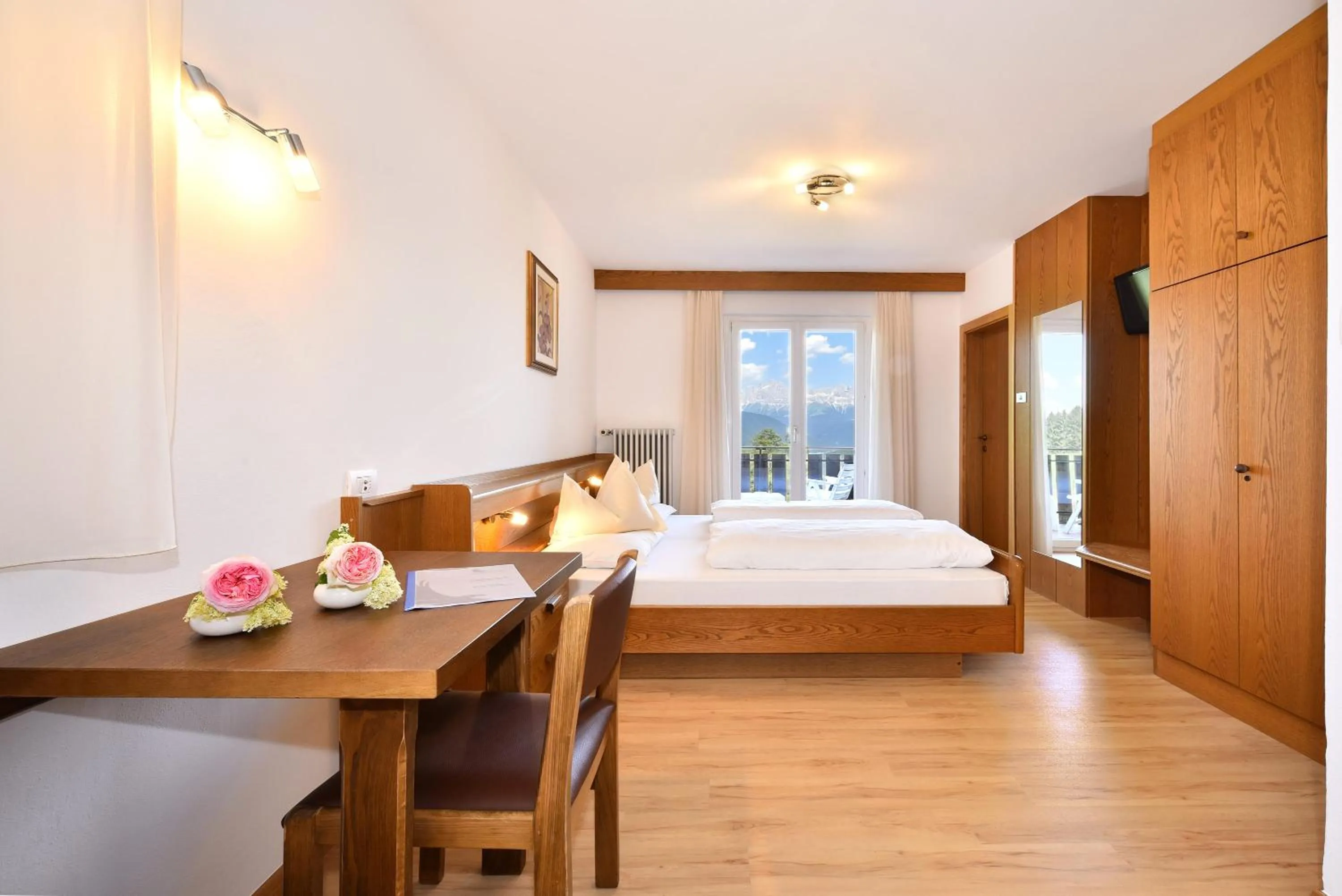 Bedroom, Bed in Panoramahotel Obkircher