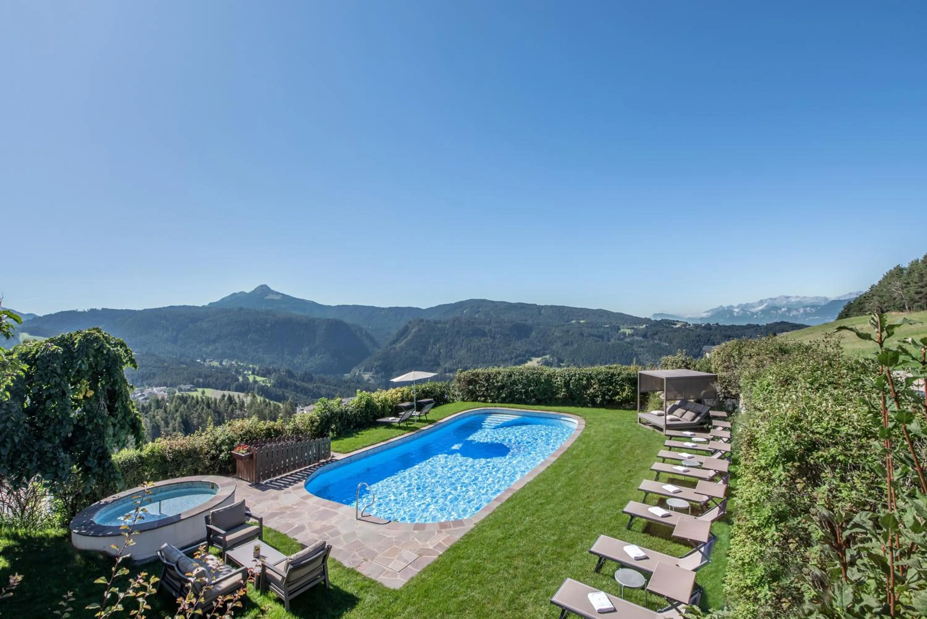 Pool view in Panoramahotel Obkircher