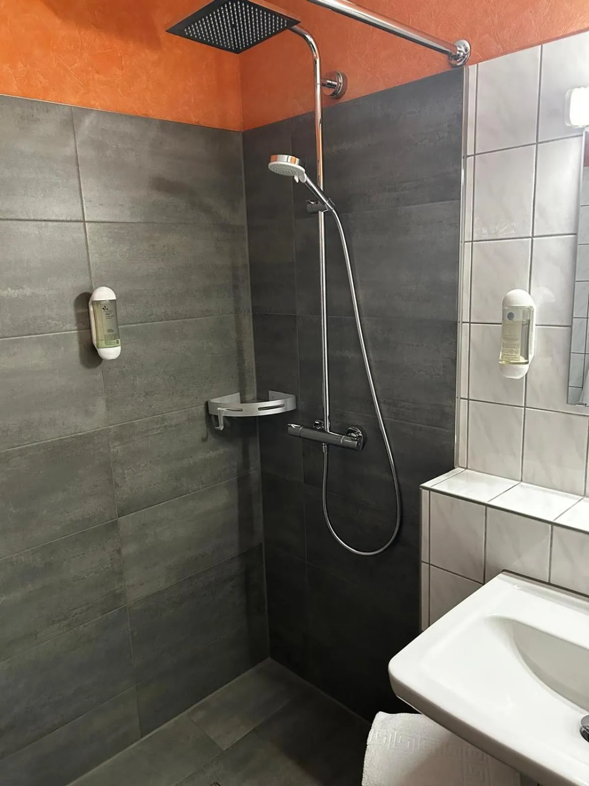 Shower in Hotel-Garni "Hof von Hannover"