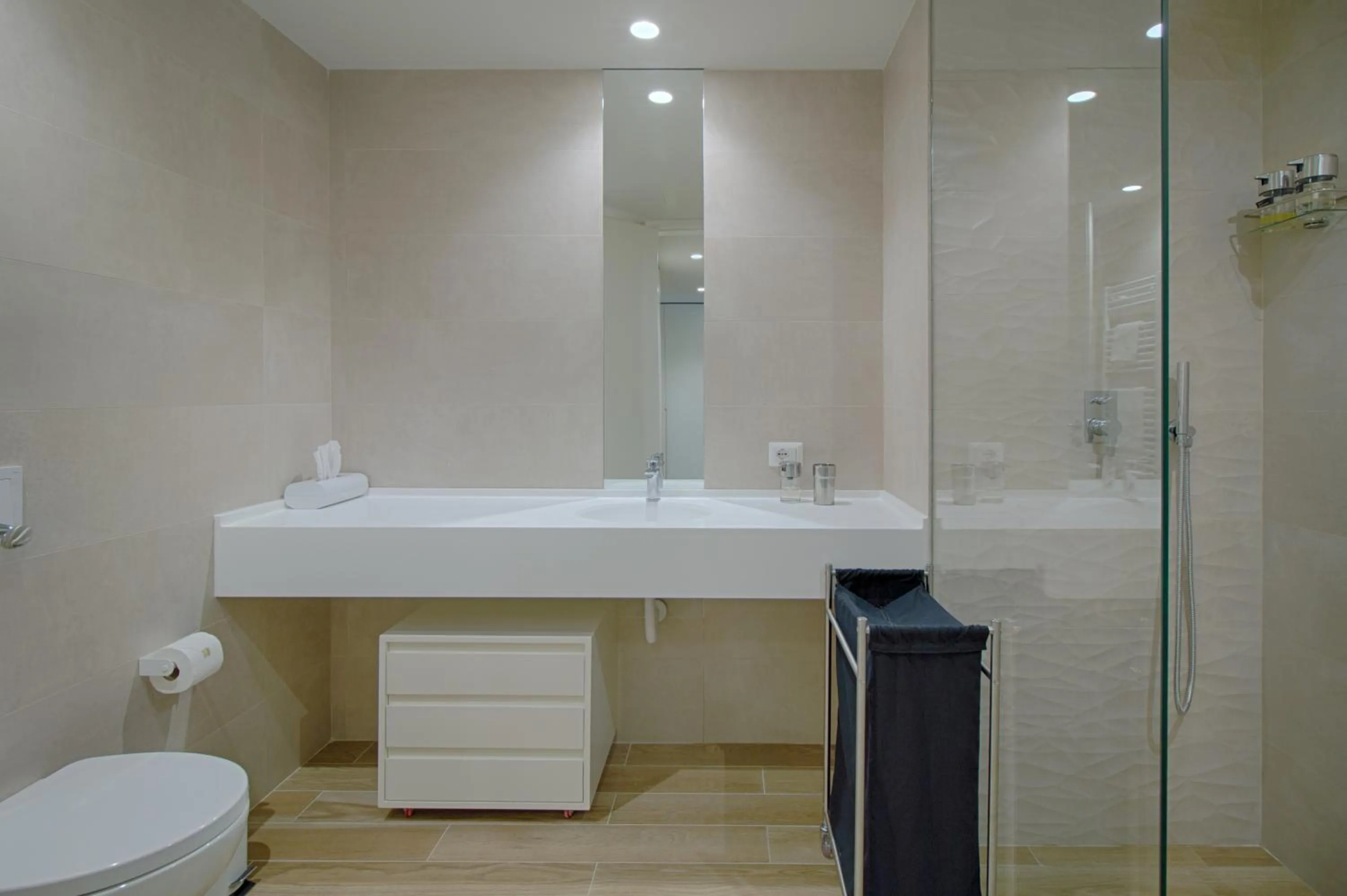 Shower in The Rooms Serviced Apartments Tirana