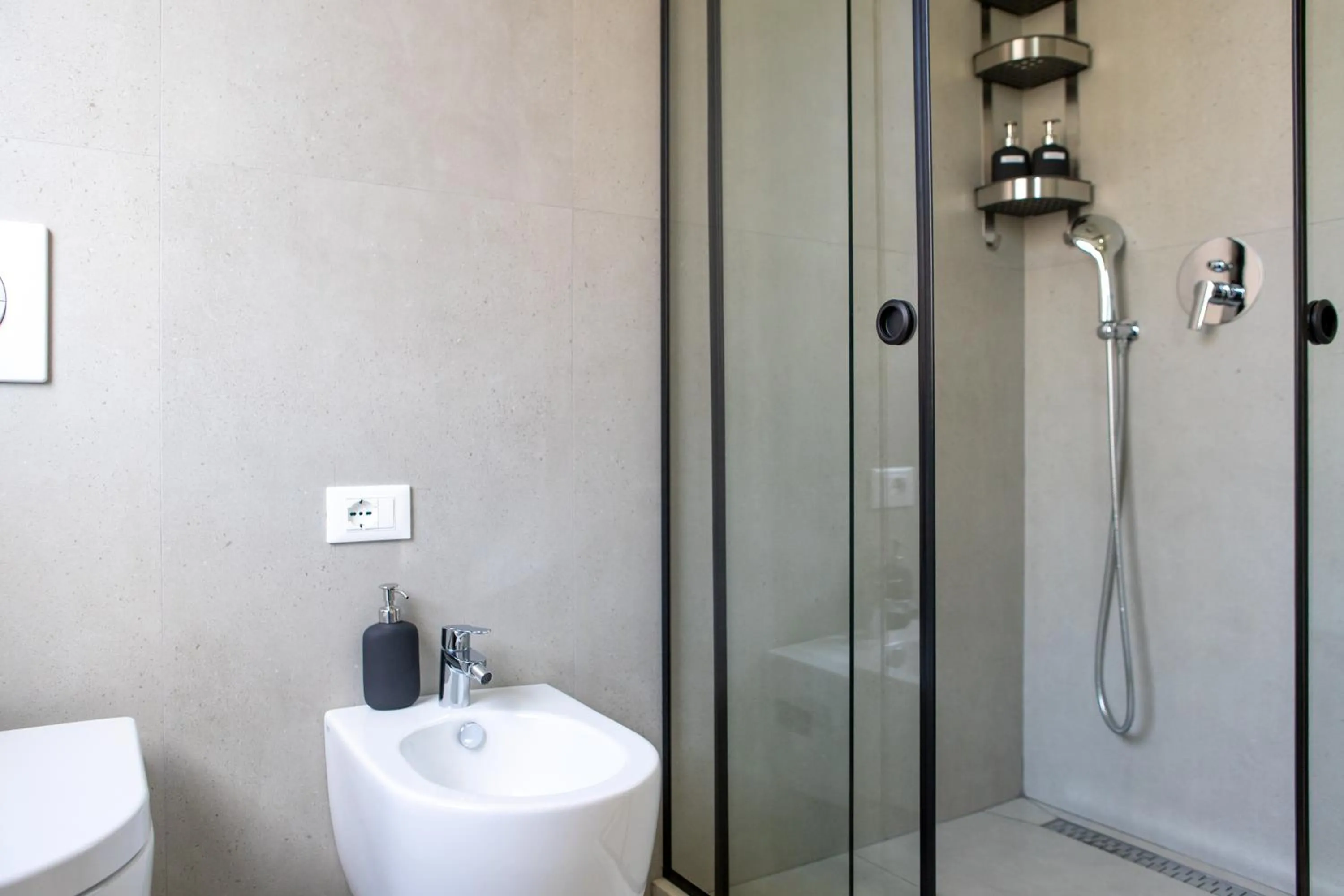 Shower in The Rooms Serviced Apartments Tirana