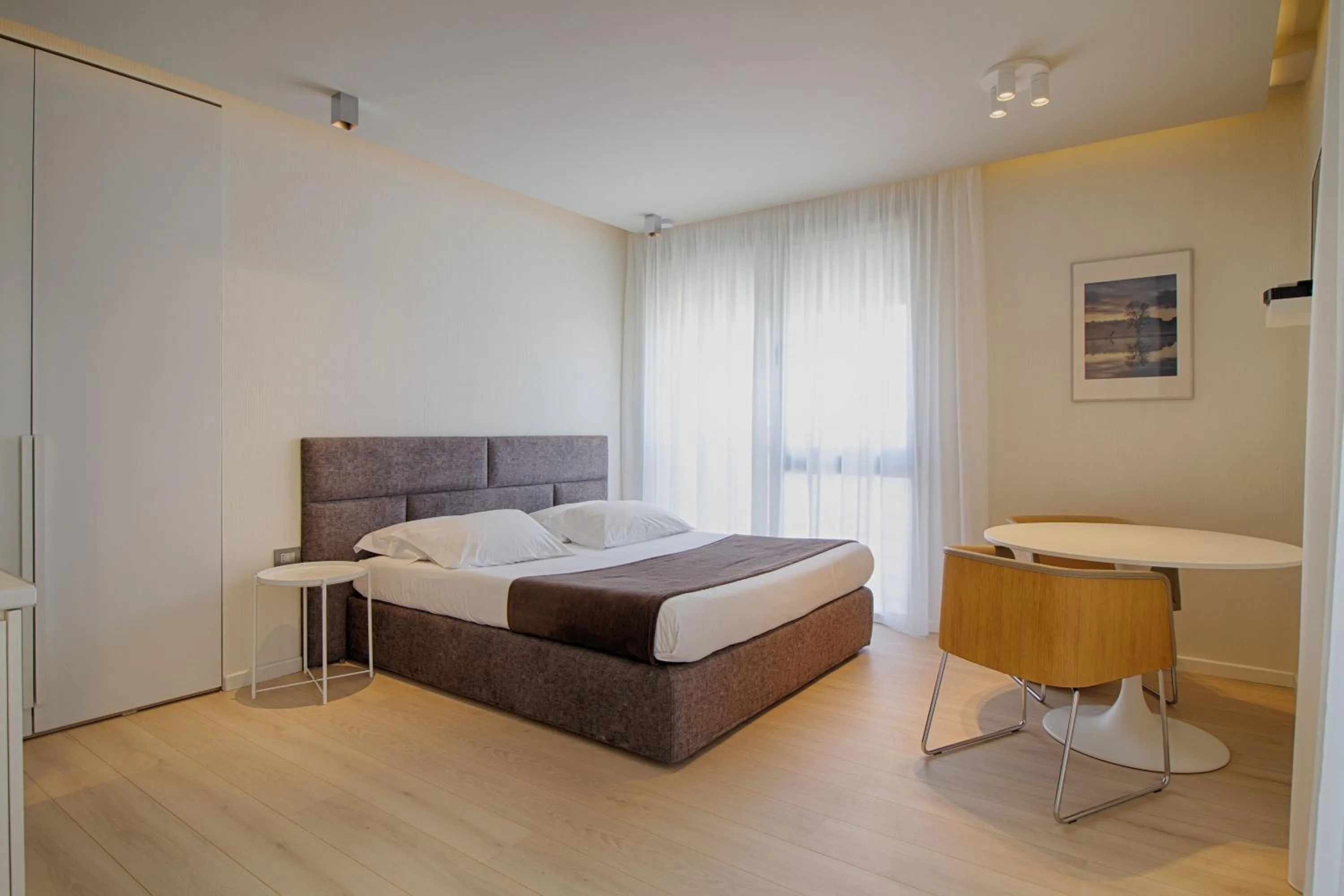 Balcony/Terrace, Bed in The Rooms Serviced Apartments Tirana