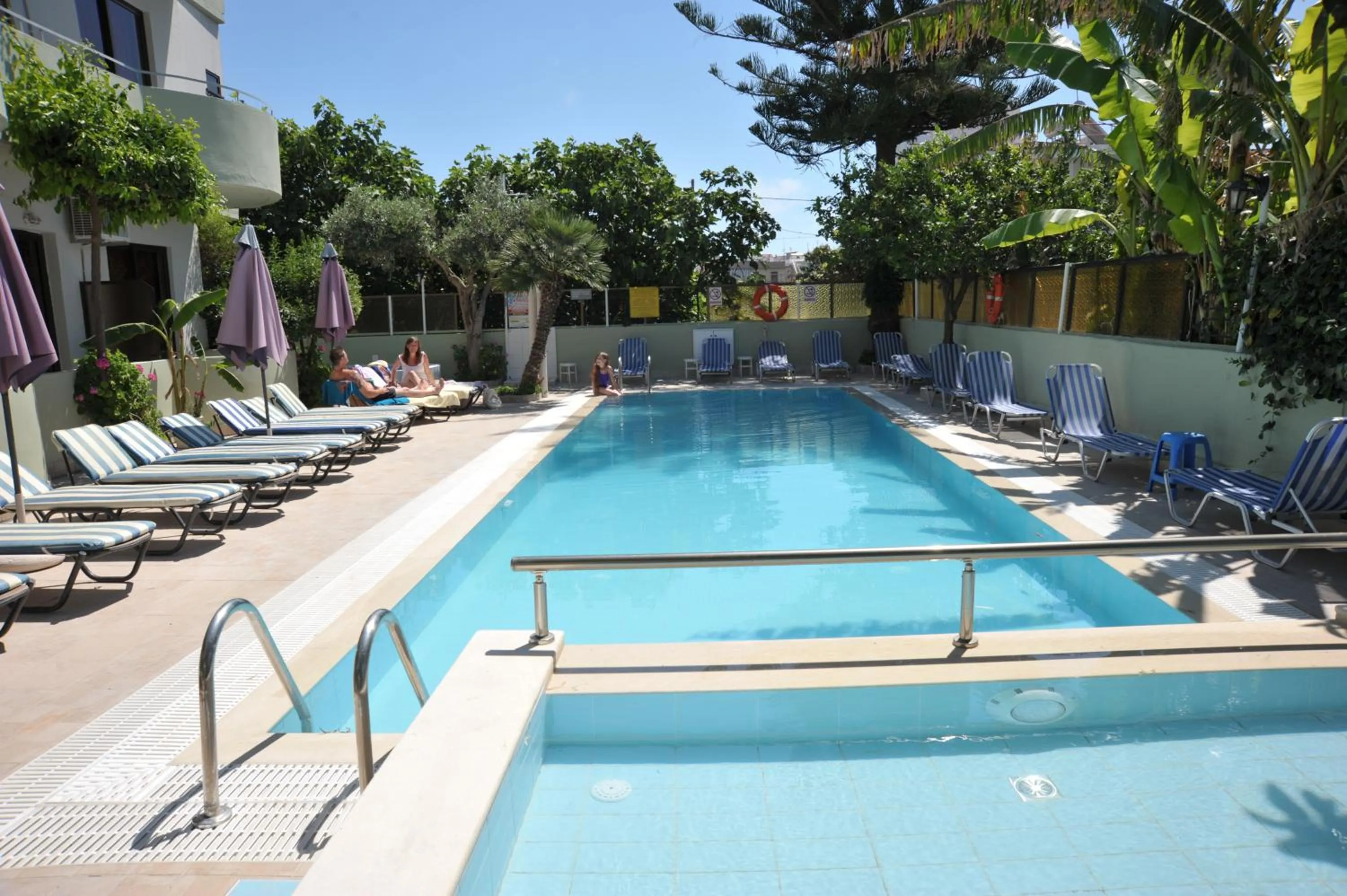 Swimming pool in Anseli Hotel