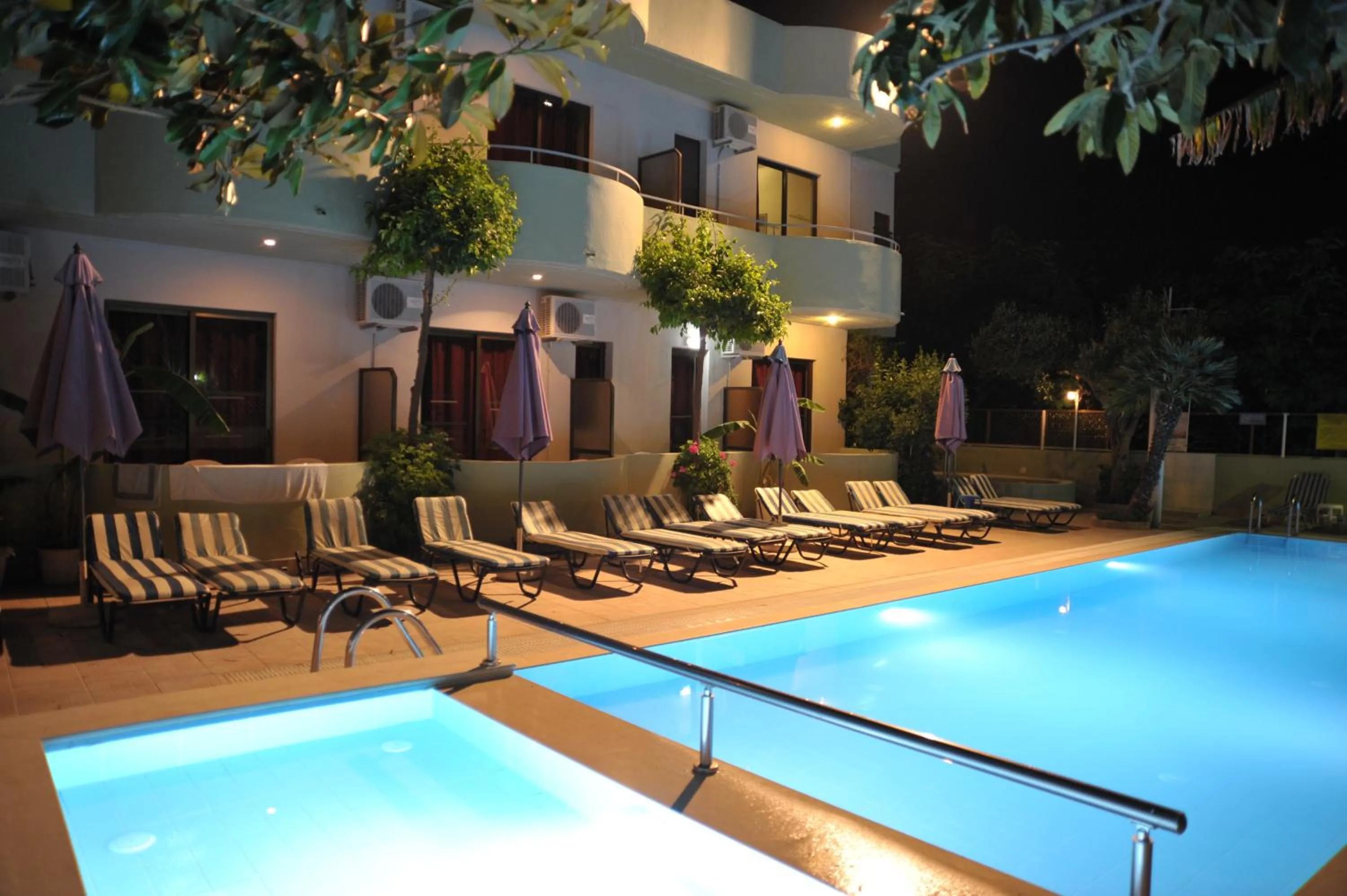 Swimming pool in Anseli Hotel