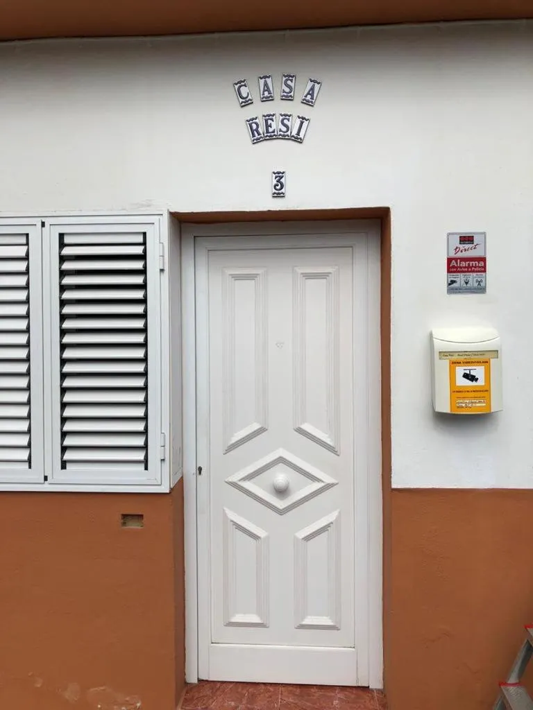 Facade/entrance in Casa Resi