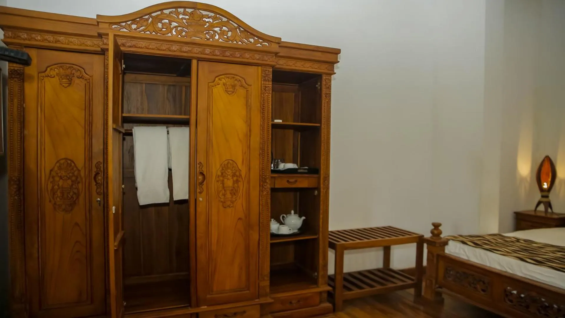 hair dresser, Bed in Silver crown nature resort