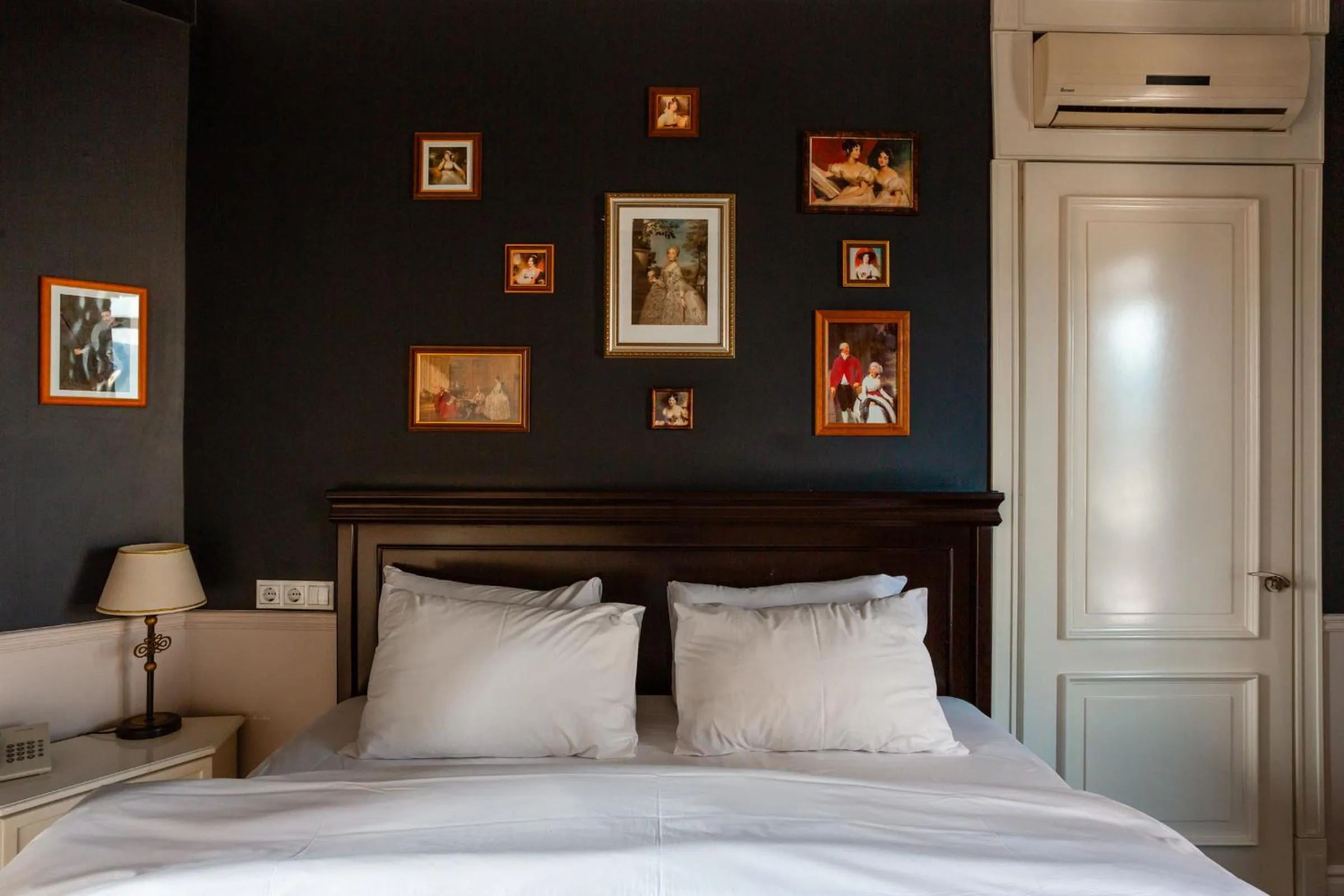 Bed in Piazza Boutique Hotel