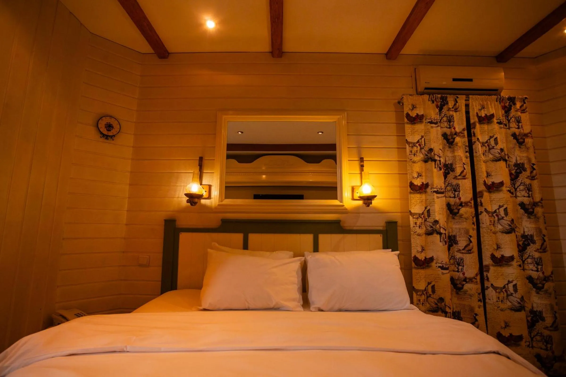 Bed in Piazza Boutique Hotel