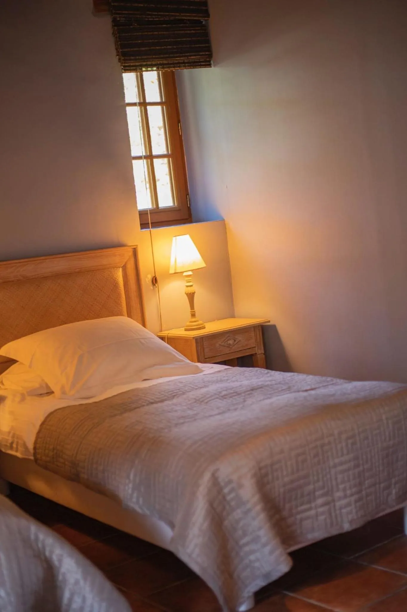 Bed in Le Vieux Moulin de Jouques