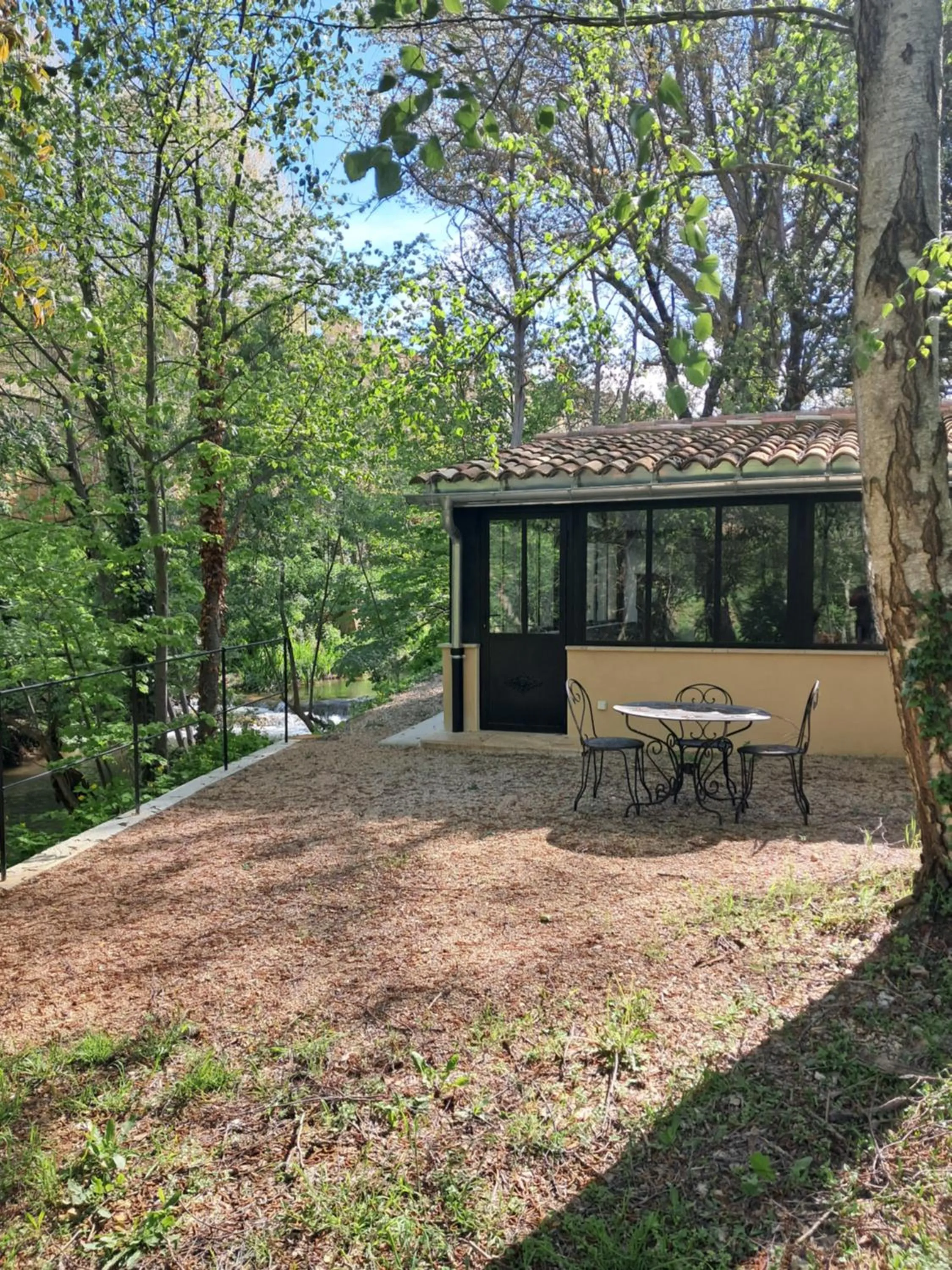 Patio in Le Vieux Moulin de Jouques