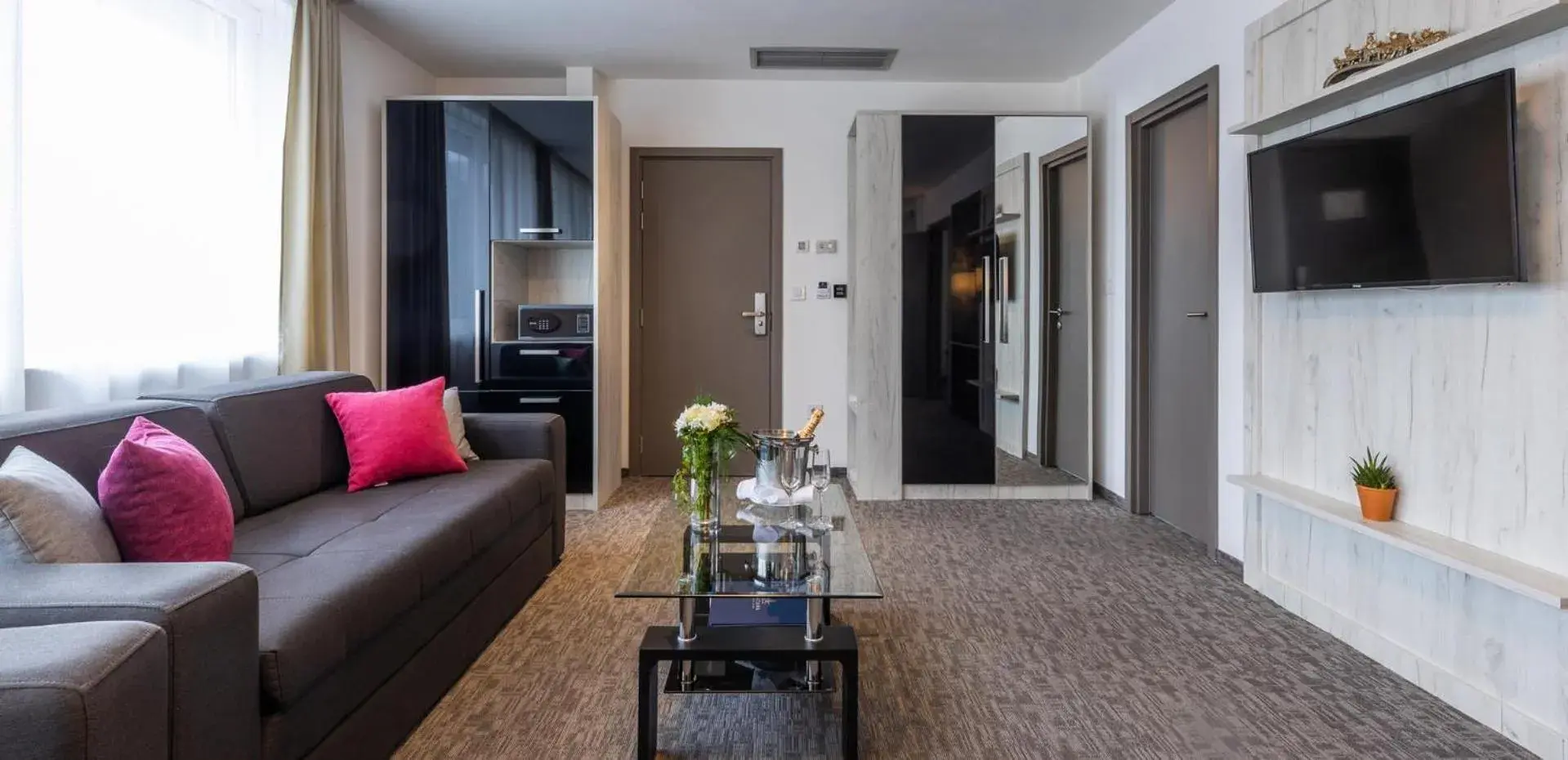 Deluxe Suite in Hotel Fontana Vrnjačka Banja Deluxe Suite in Hotel Fontana Vrnjačka Banja