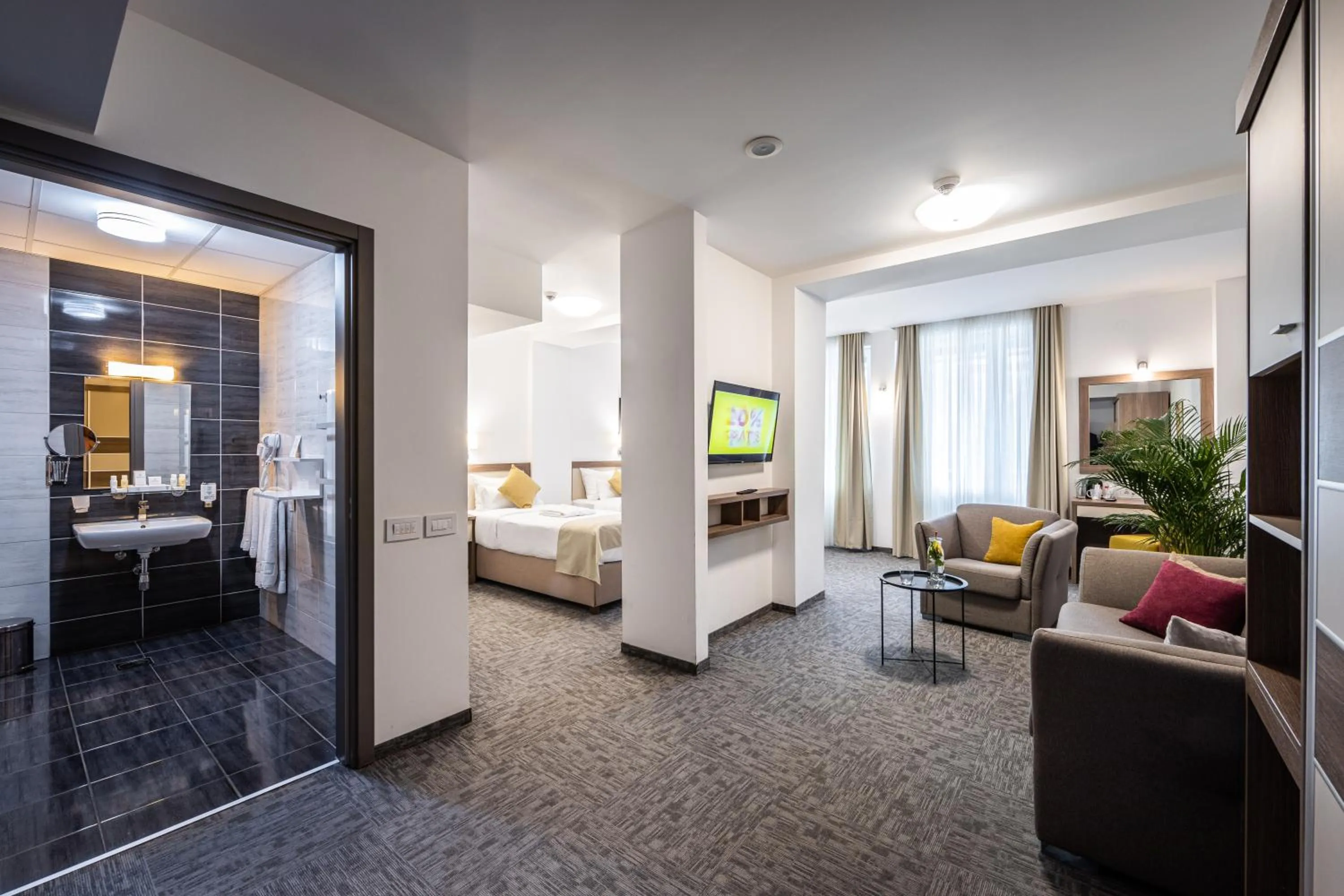 Property building, Bed in Hotel Fontana Vrnjačka Banja