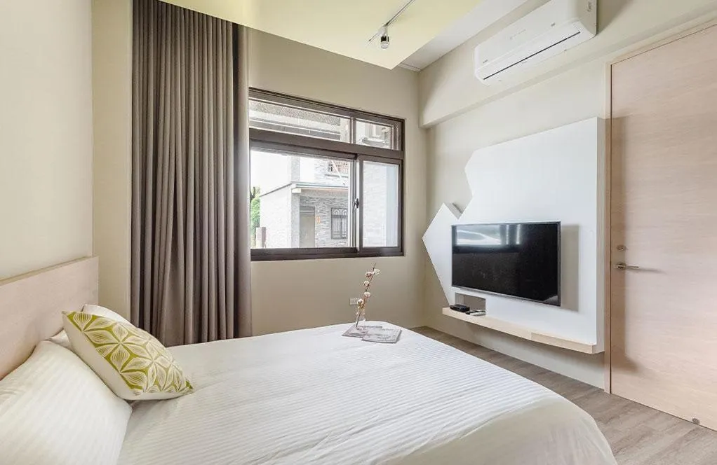 Decorative detail, Bed in Night Home