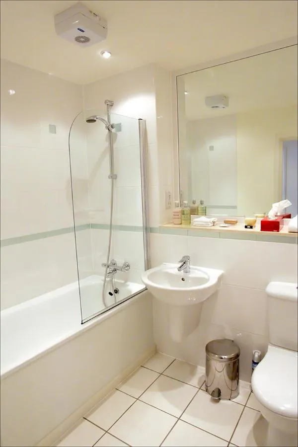 Bathroom in Chelmsford Serviced Apartments