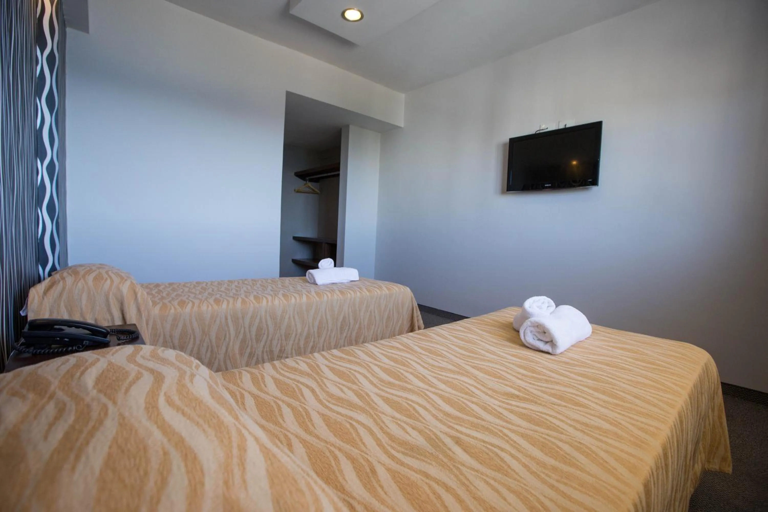 Photo of the whole room, Bed in Hotel Sol Bariloche