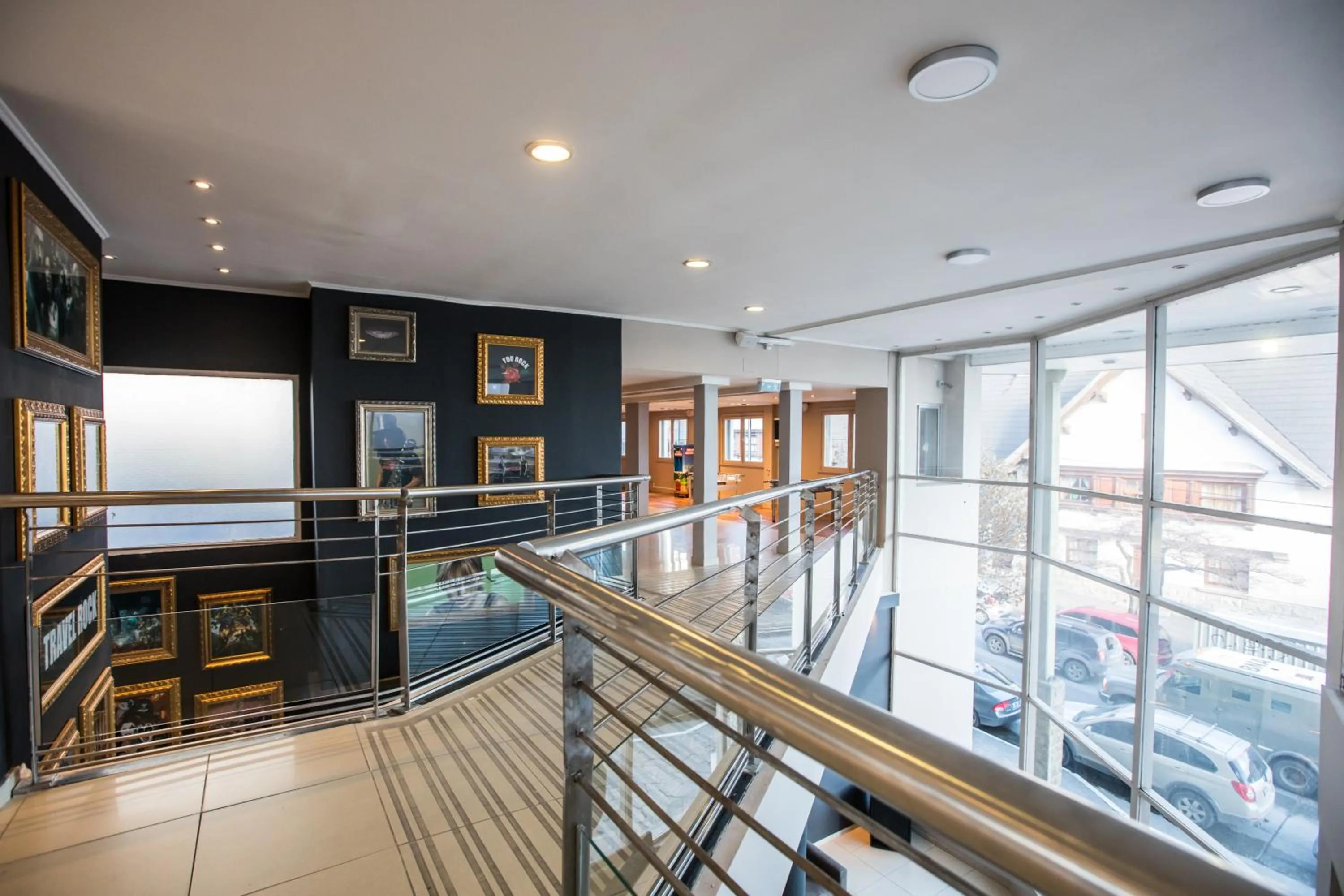 Communal lounge/ TV room in Hotel Sol Bariloche