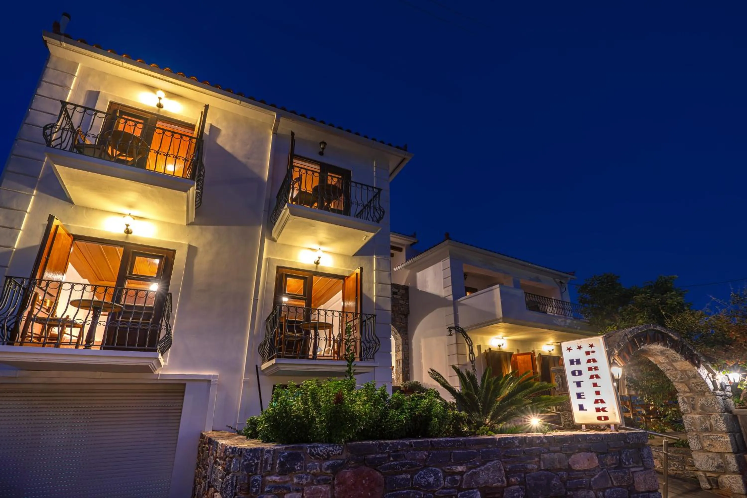 Photo of the whole room in Hotel PARALIAKO Kyparissi