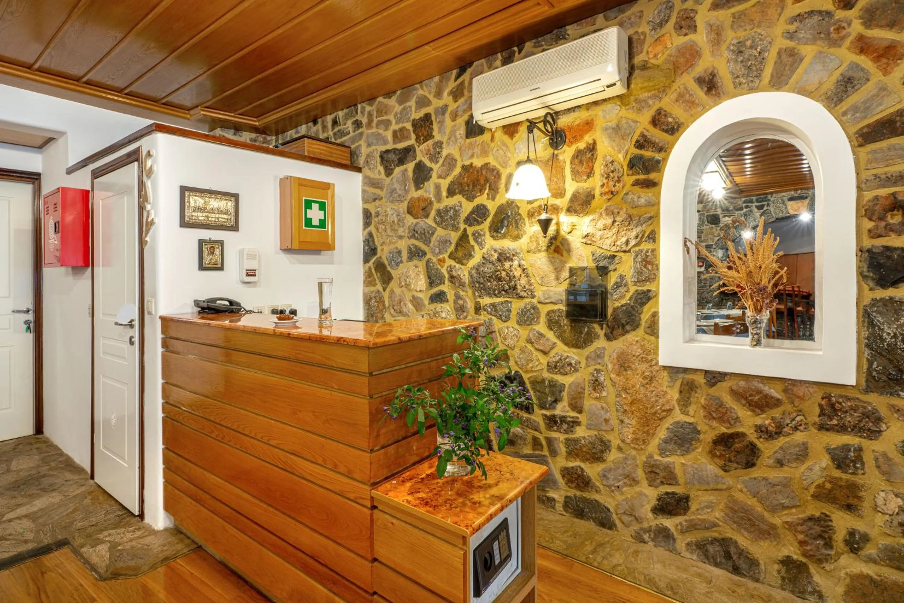 Facade/entrance in Hotel PARALIAKO Kyparissi