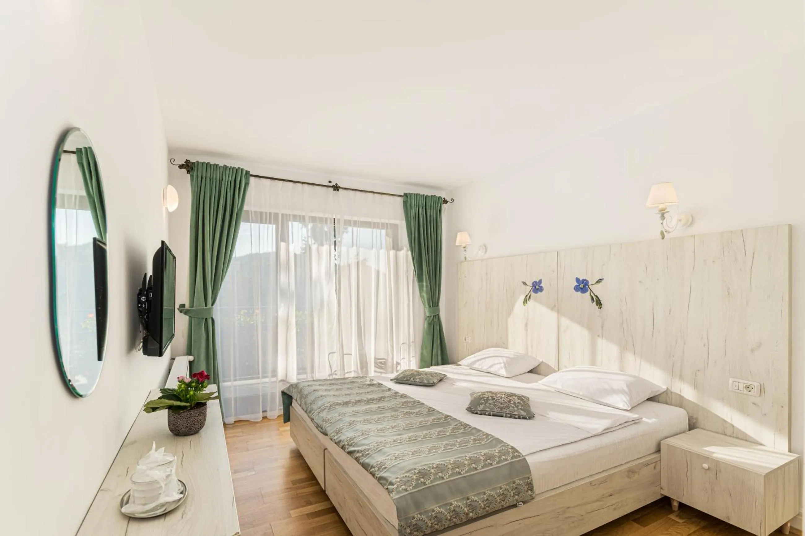 Bedroom, Bed in Pensiunea Hilltop