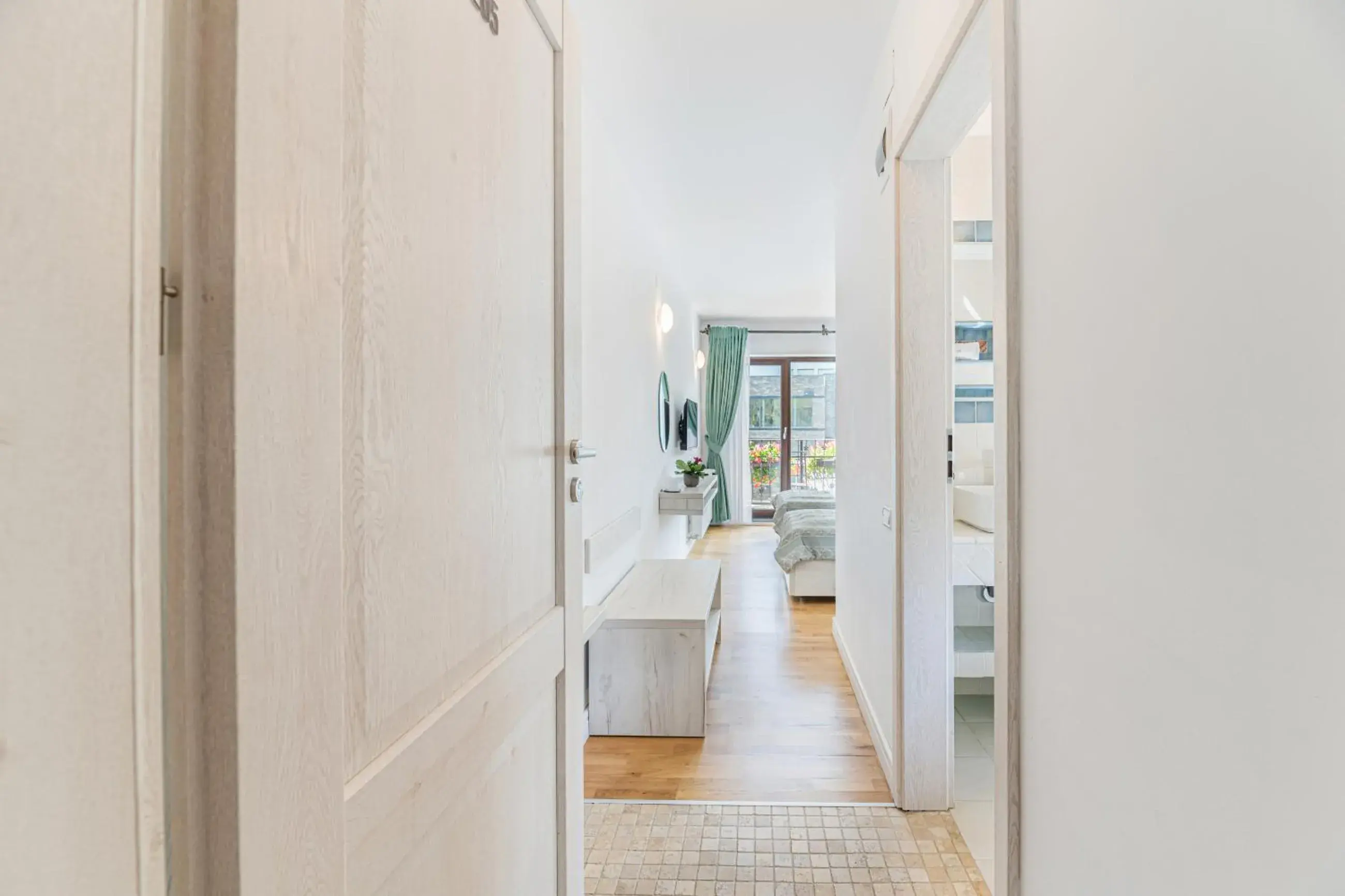 Double or Twin Room with Balcony in Pensiunea Hilltop Double or Twin Room with Balcony in Pensiunea Hilltop