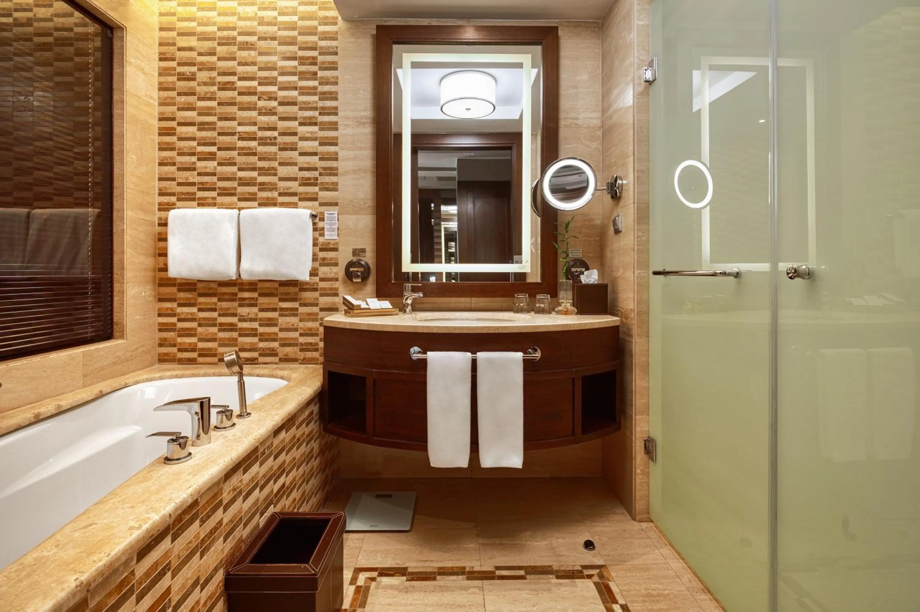 Shower in Rixos Borovoe