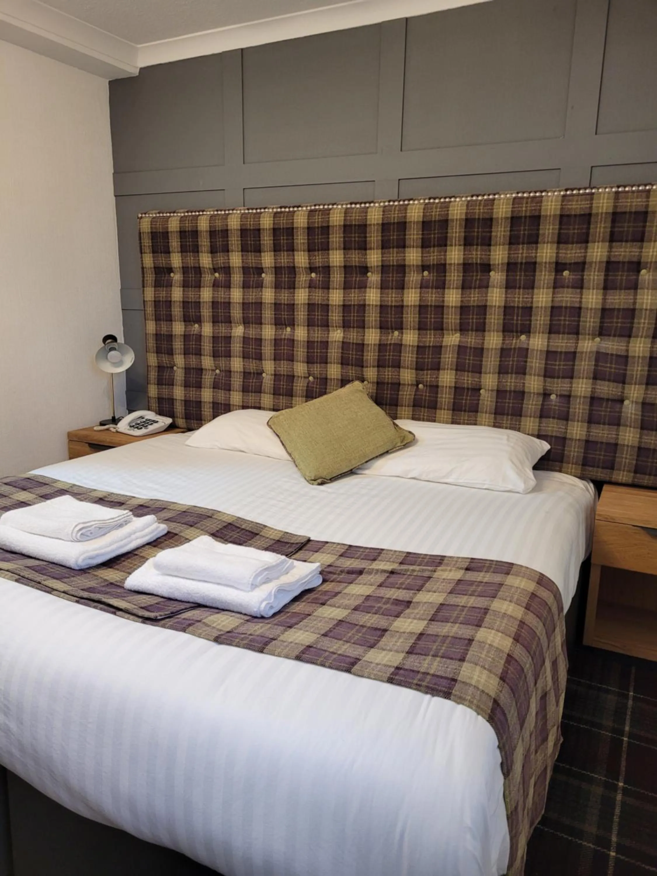 Bed in Royal Dunkeld Hotel