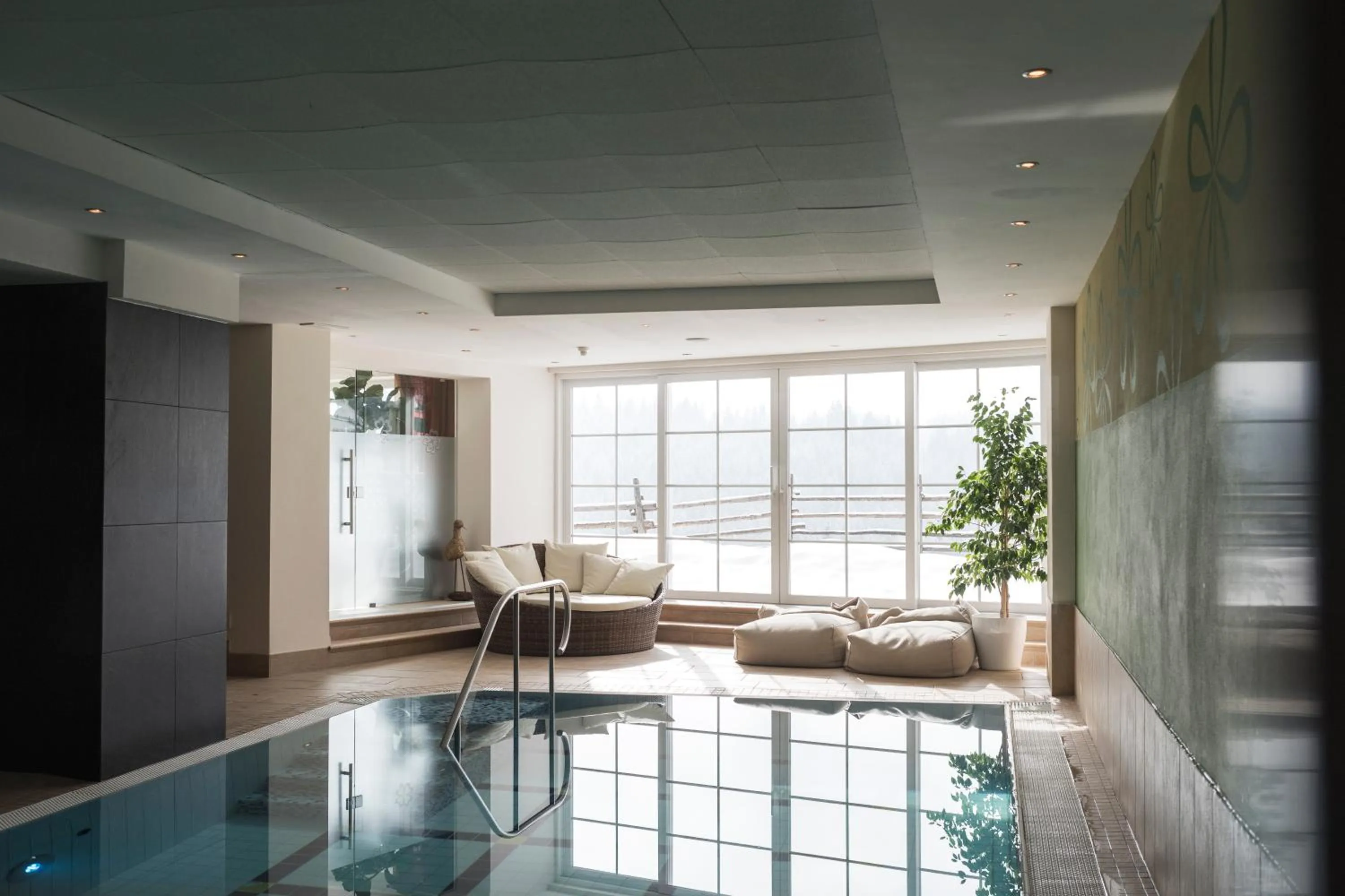 Hot Spring Bath in Familienhotel Maria