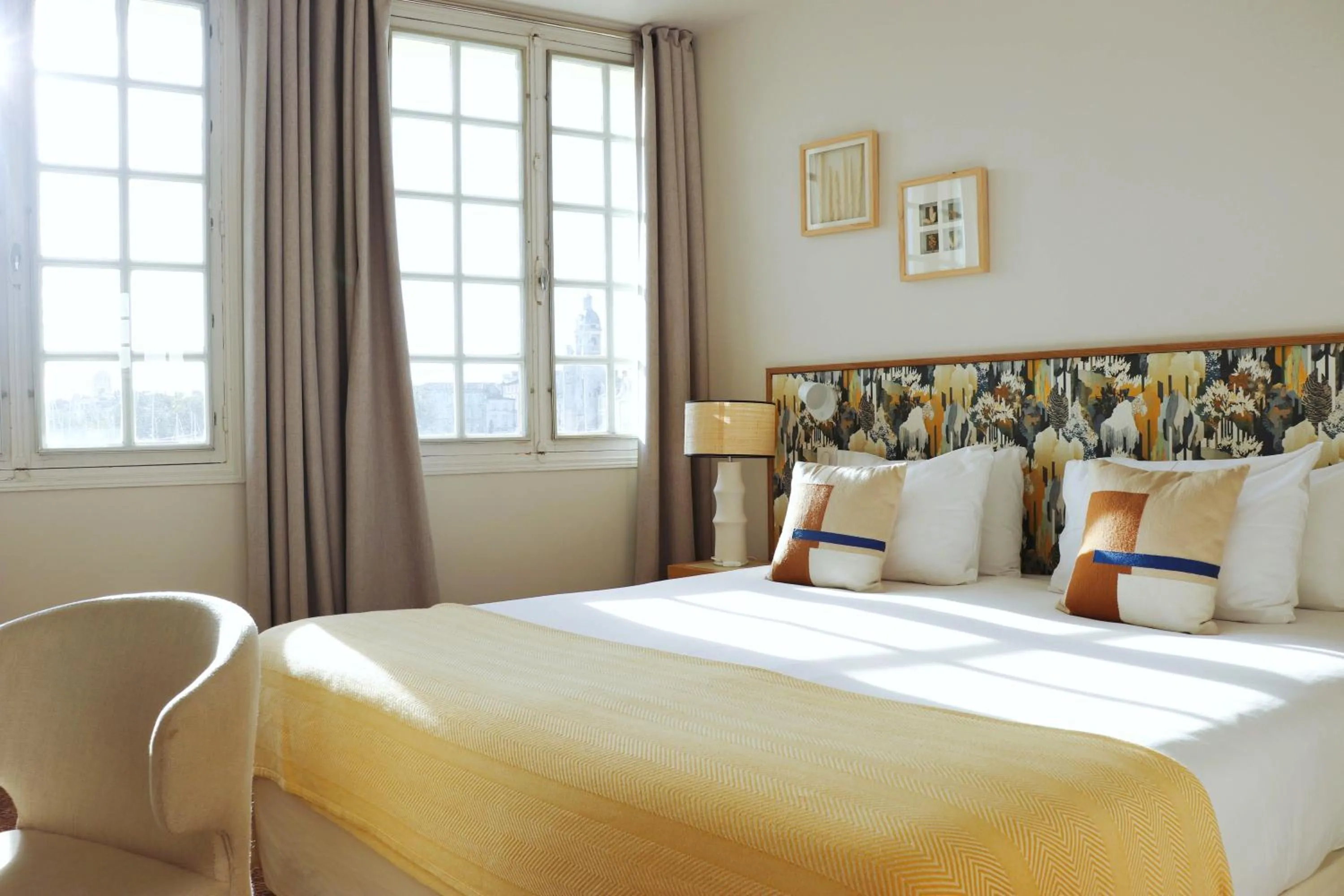 Bed in Tour de Nesle La Rochelle Vieux Port 3 etoiles