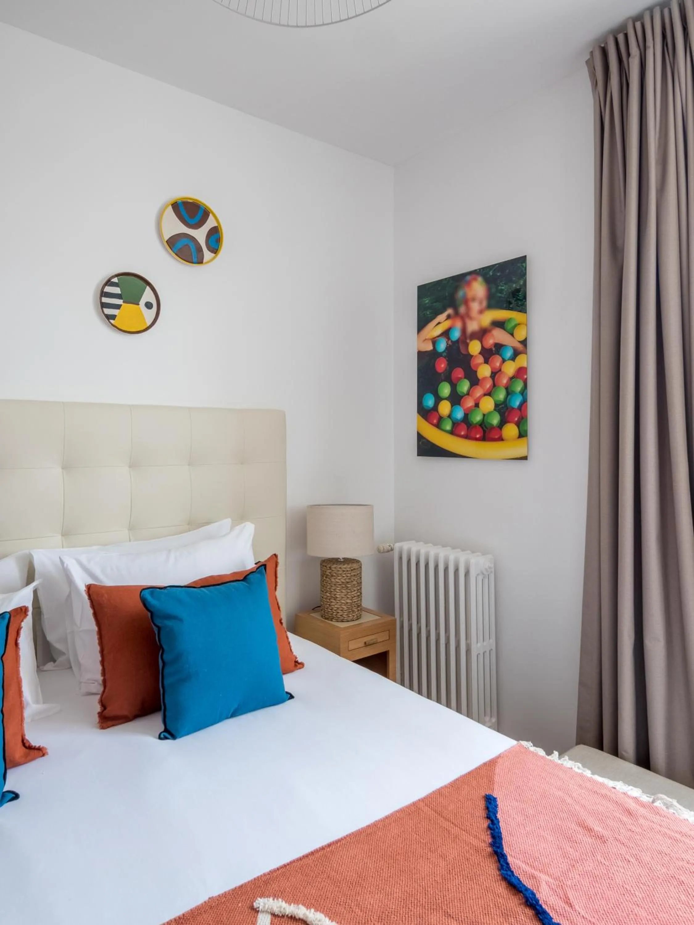 Bedroom, Bed in Tour de Nesle La Rochelle Vieux Port 3 etoiles