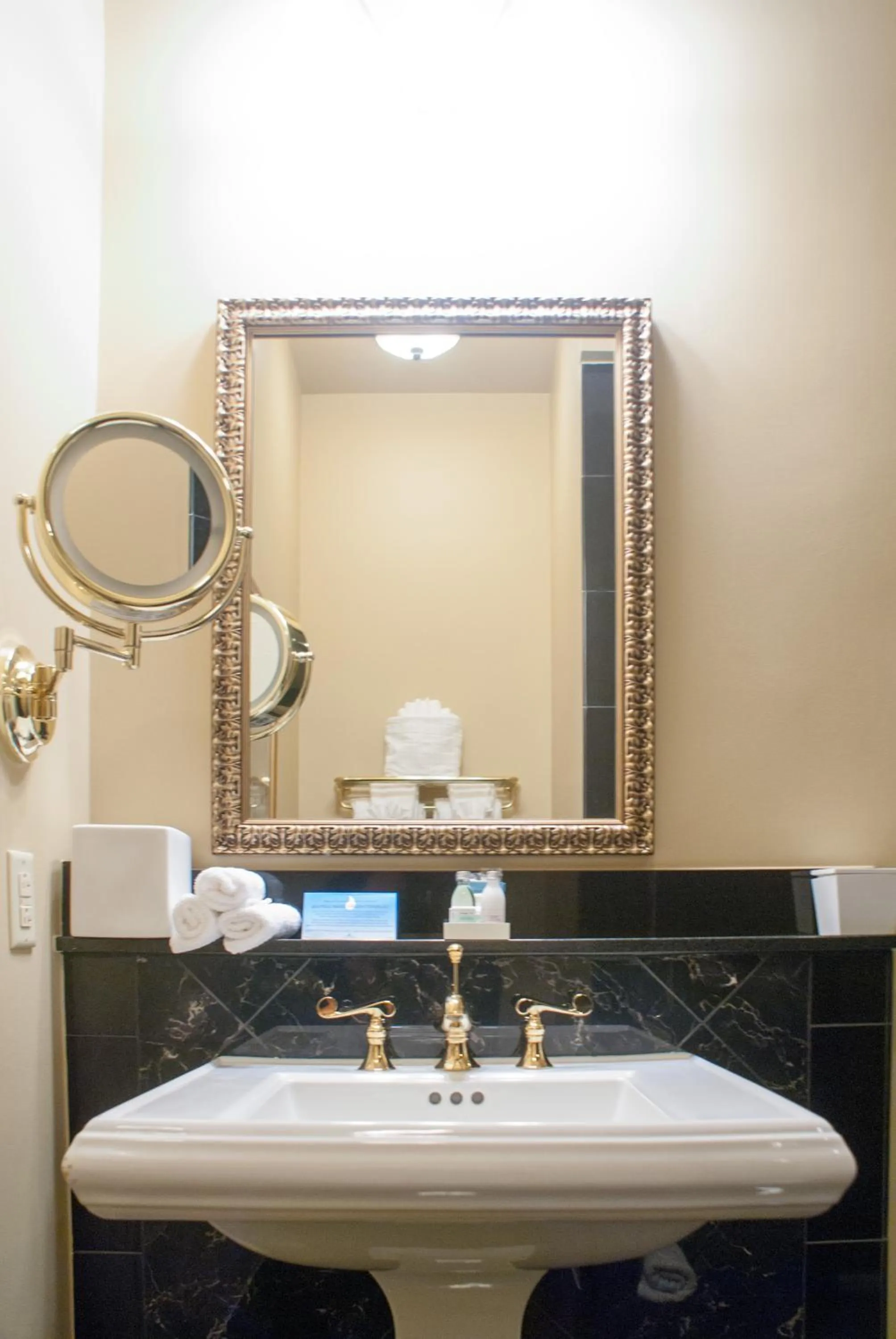 Bathroom in Audubon Cottages
