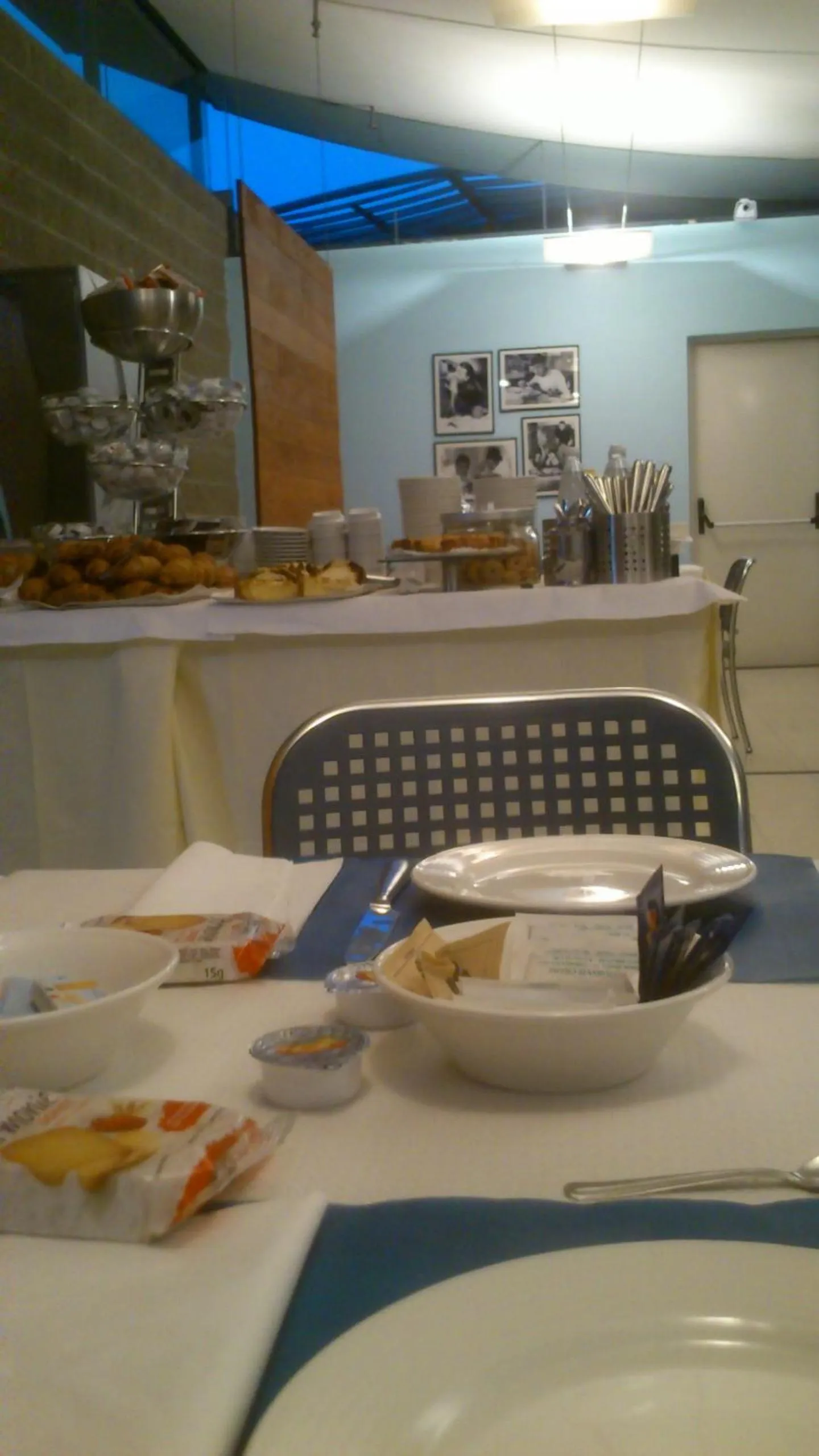 Restaurant/places to eat in Hotel Eden