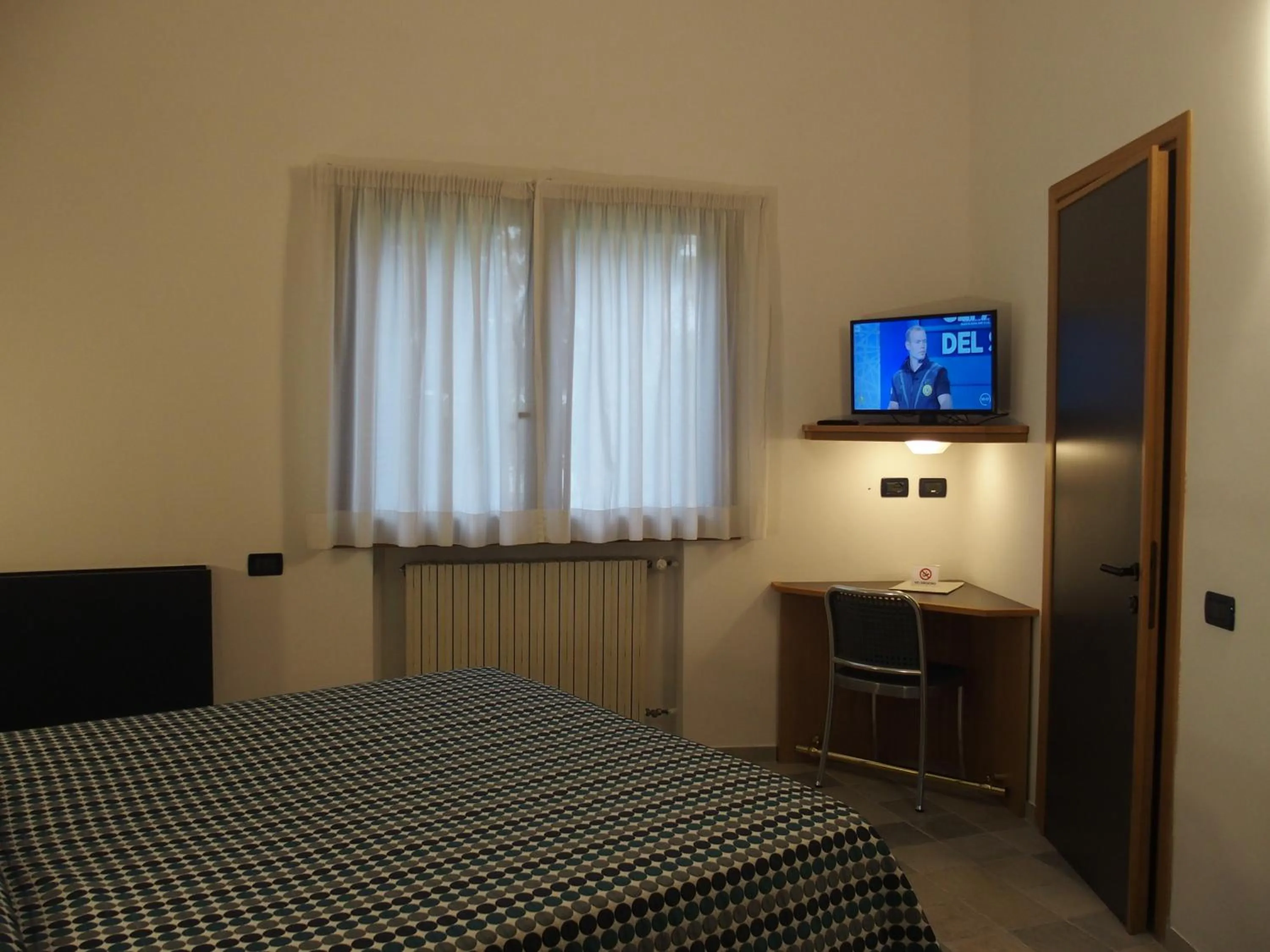 Photo of the whole room, Bed in Hotel Eden