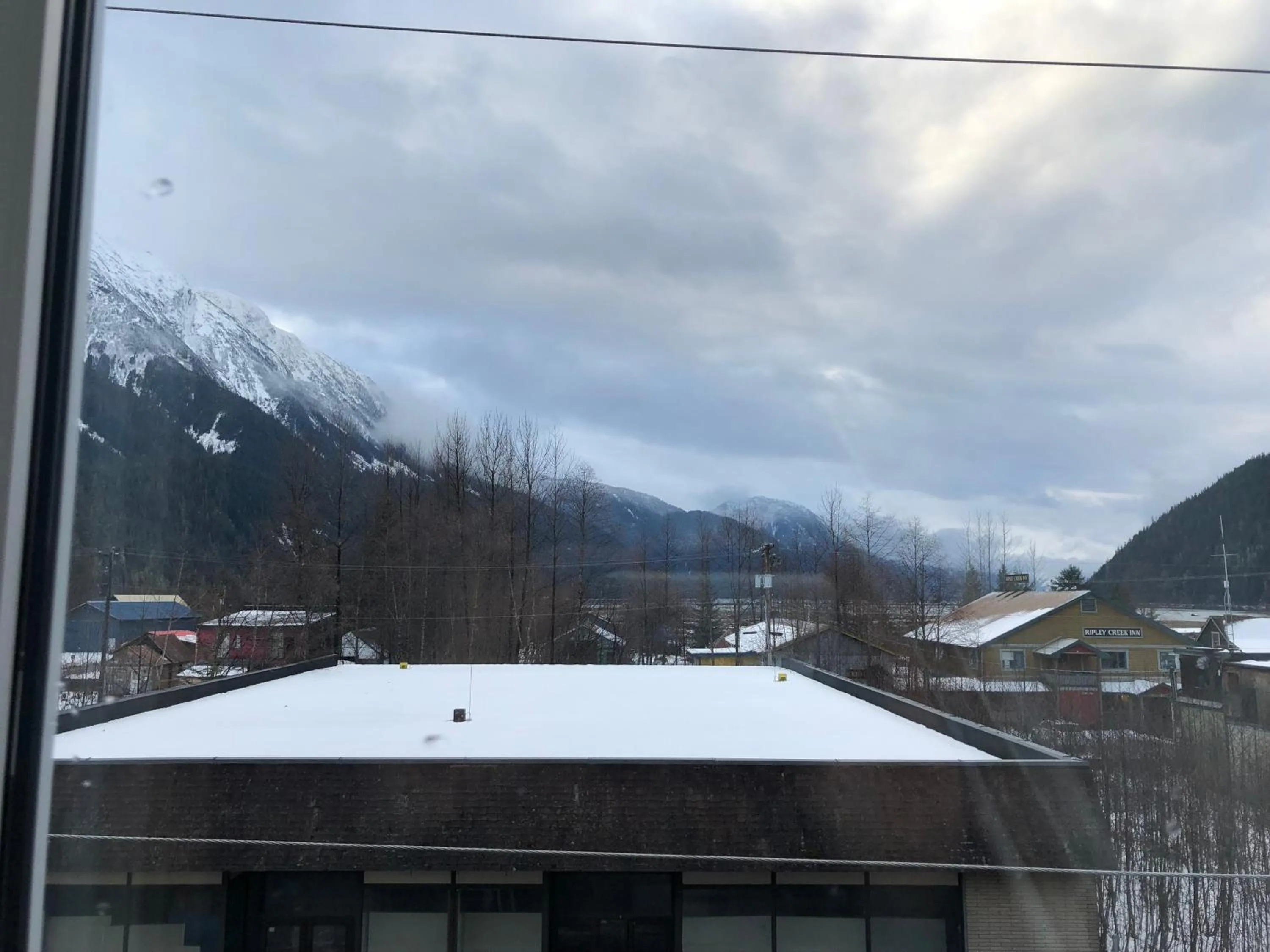 Mountain view in Historic Hotel Bayview