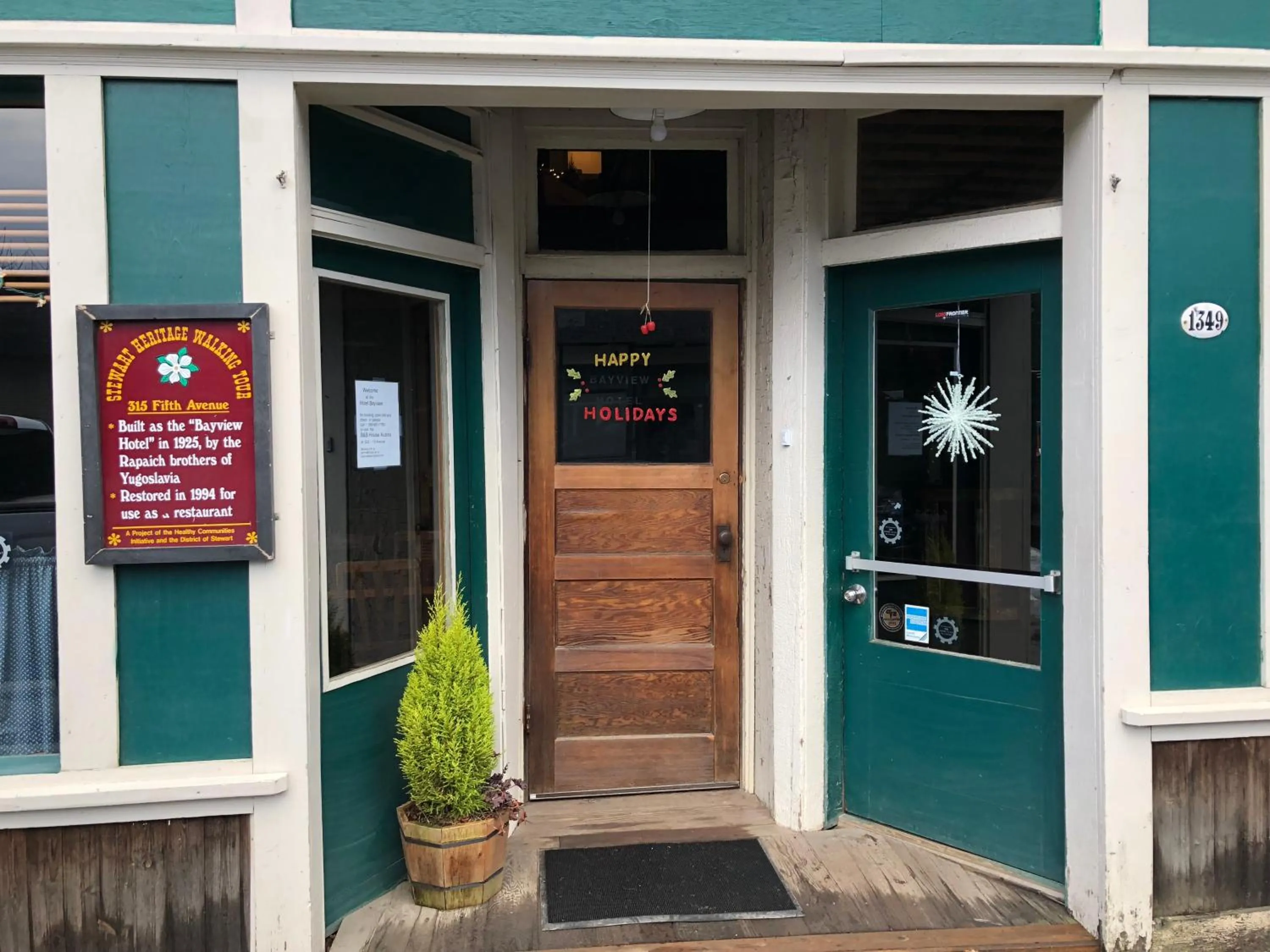 Facade/entrance in Historic Hotel Bayview