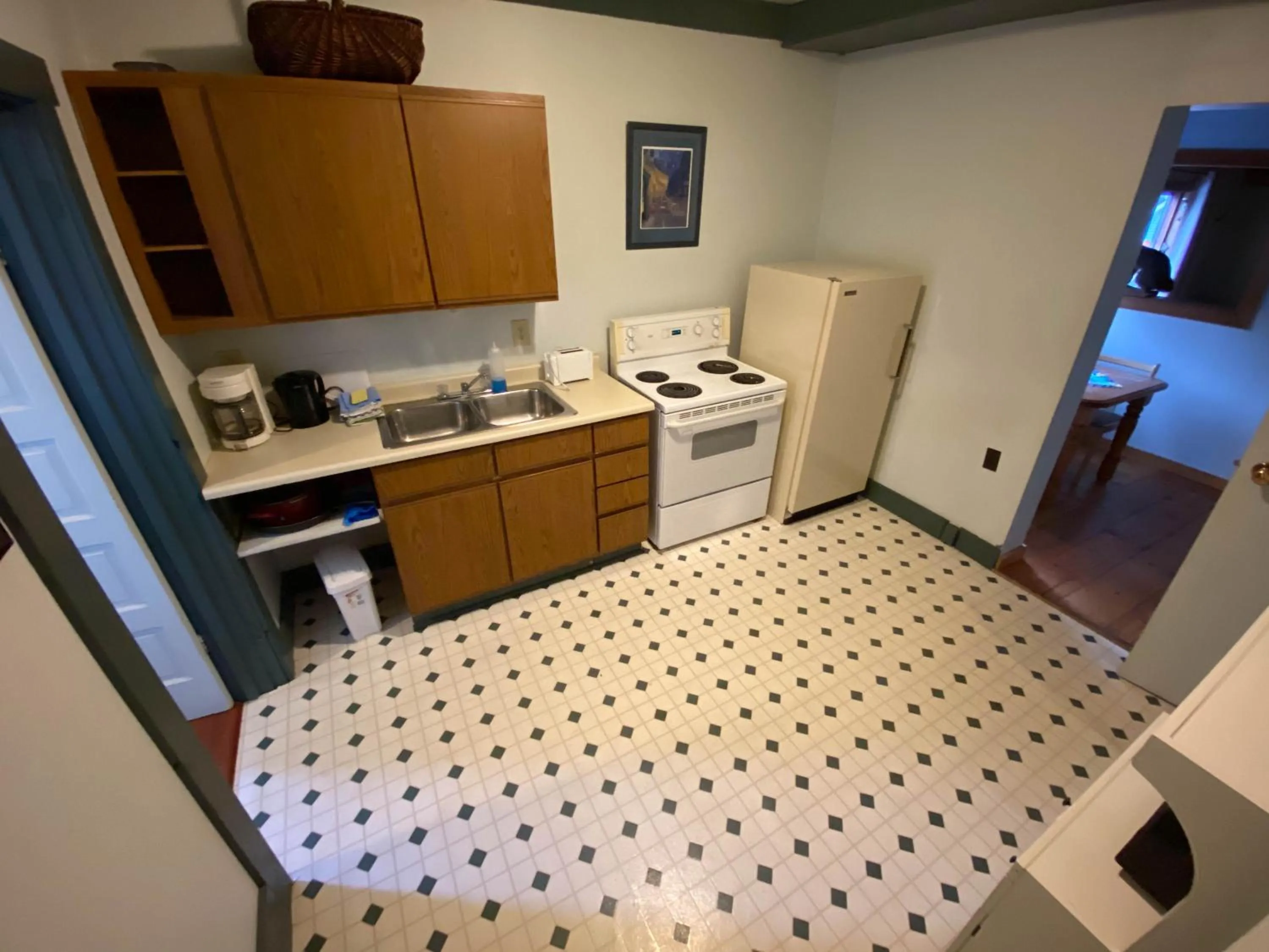 Kitchen or kitchenette in Historic Hotel Bayview