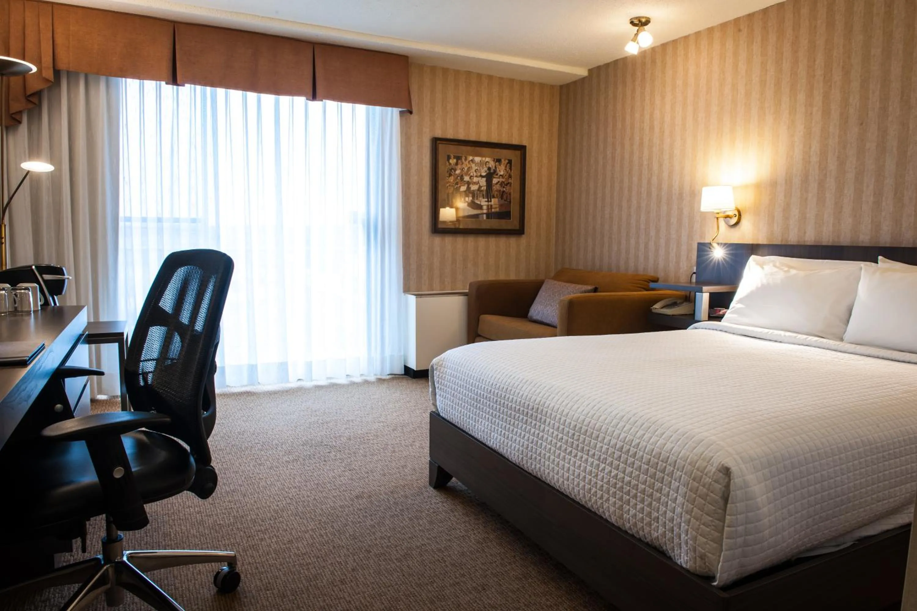 Photo of the whole room, Bed in Hôtel Castel