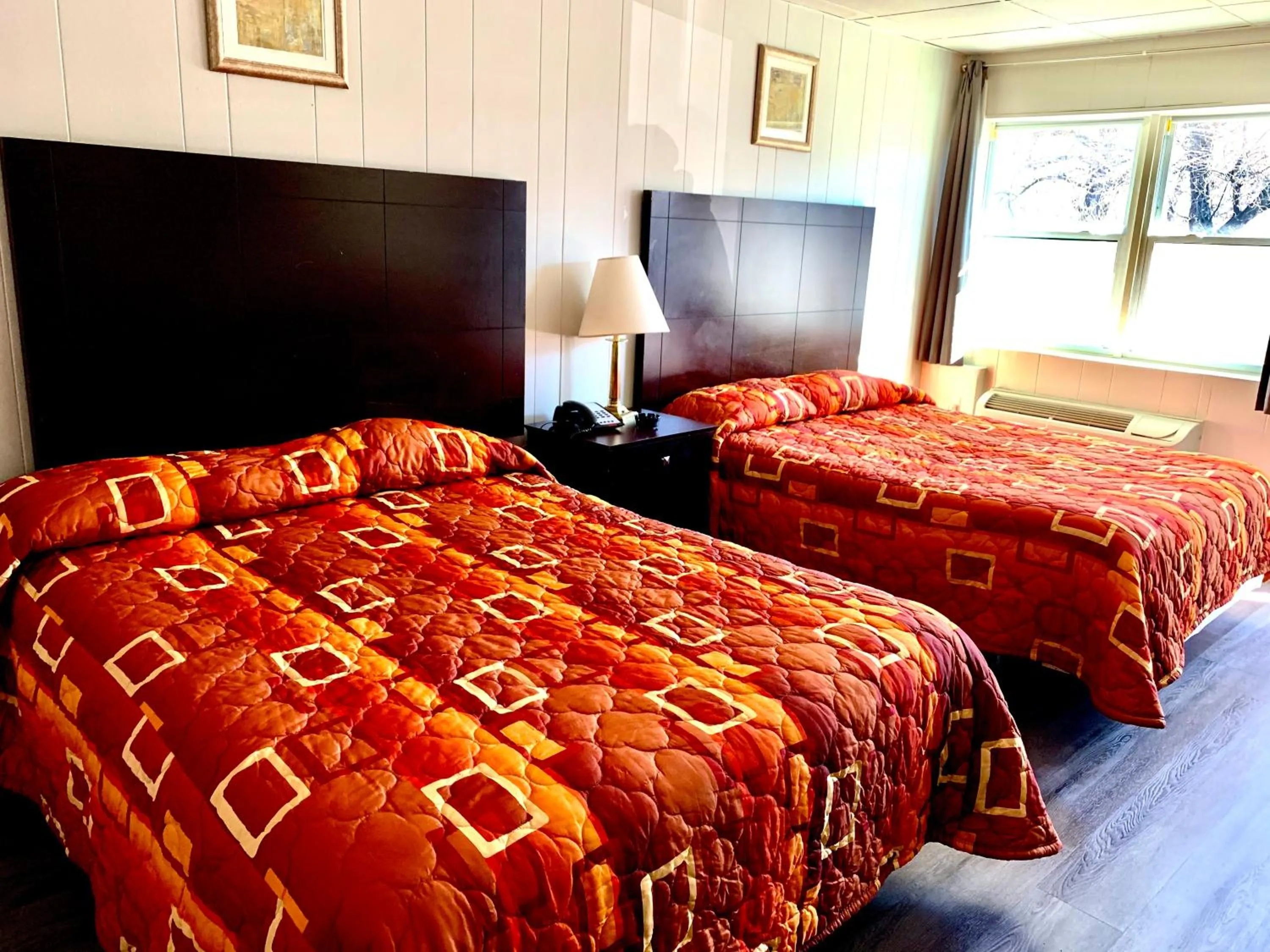 Bed in Tappan Zee Hotel