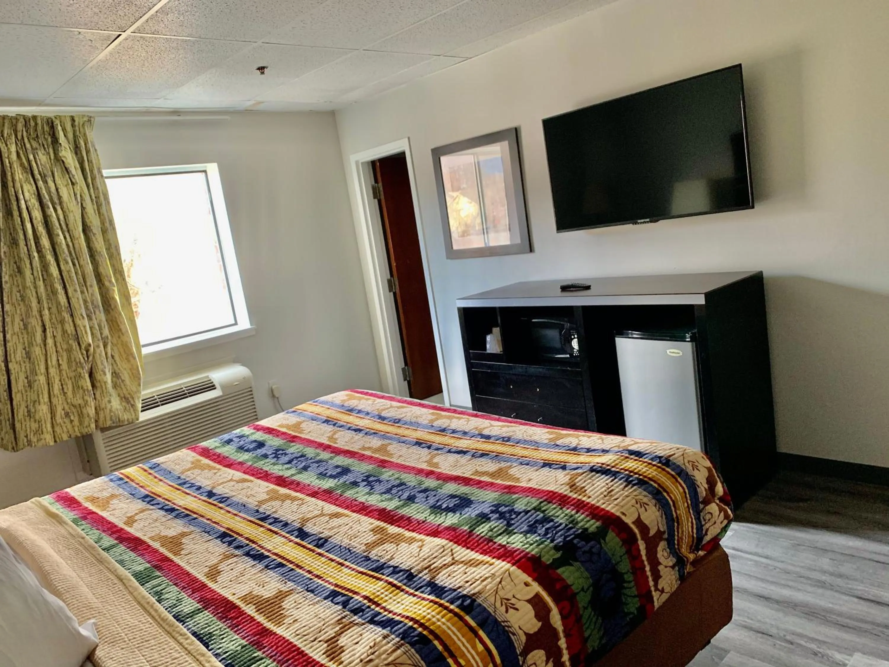 Bed in Tappan Zee Hotel