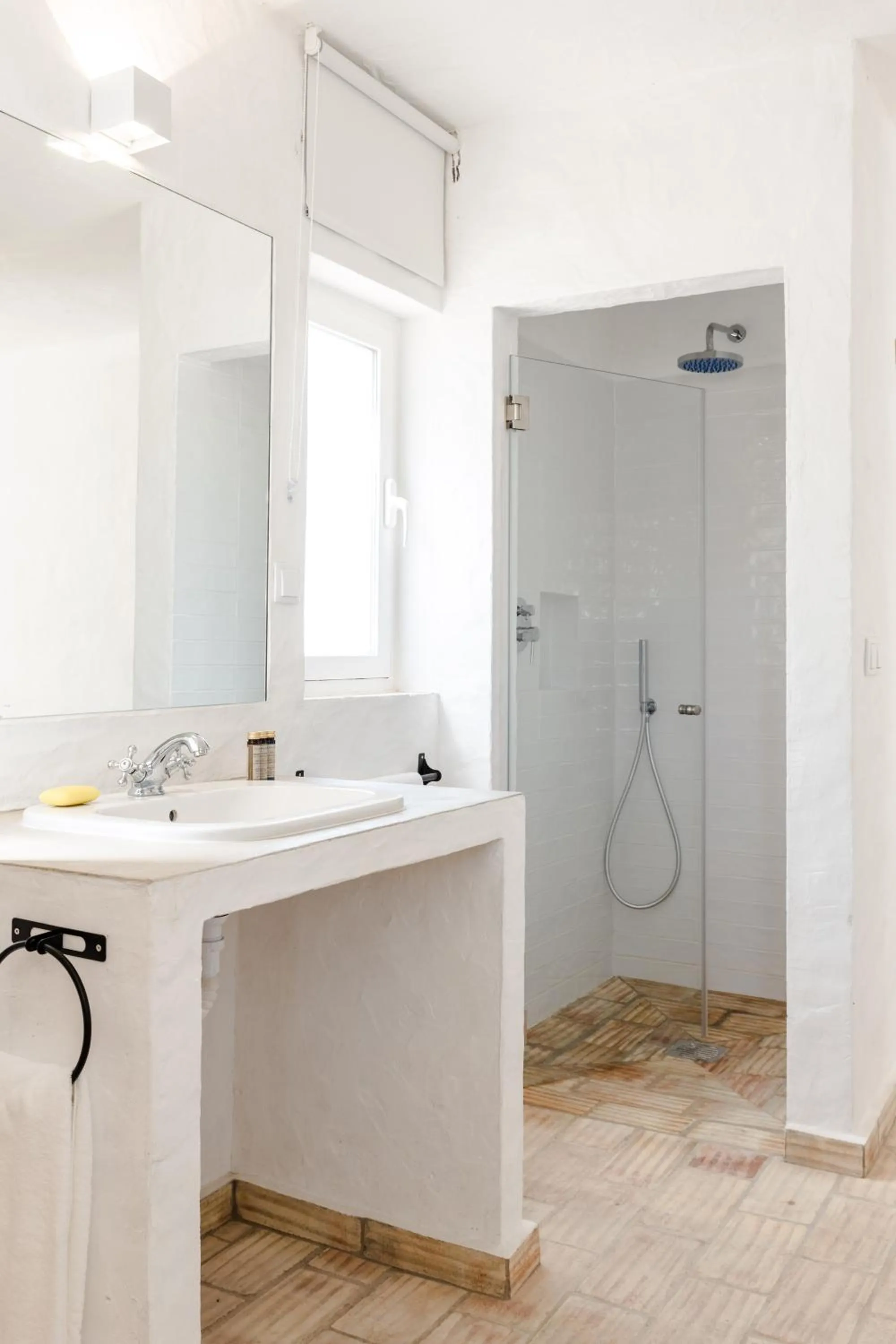 Shower in Casa das Cegonhas